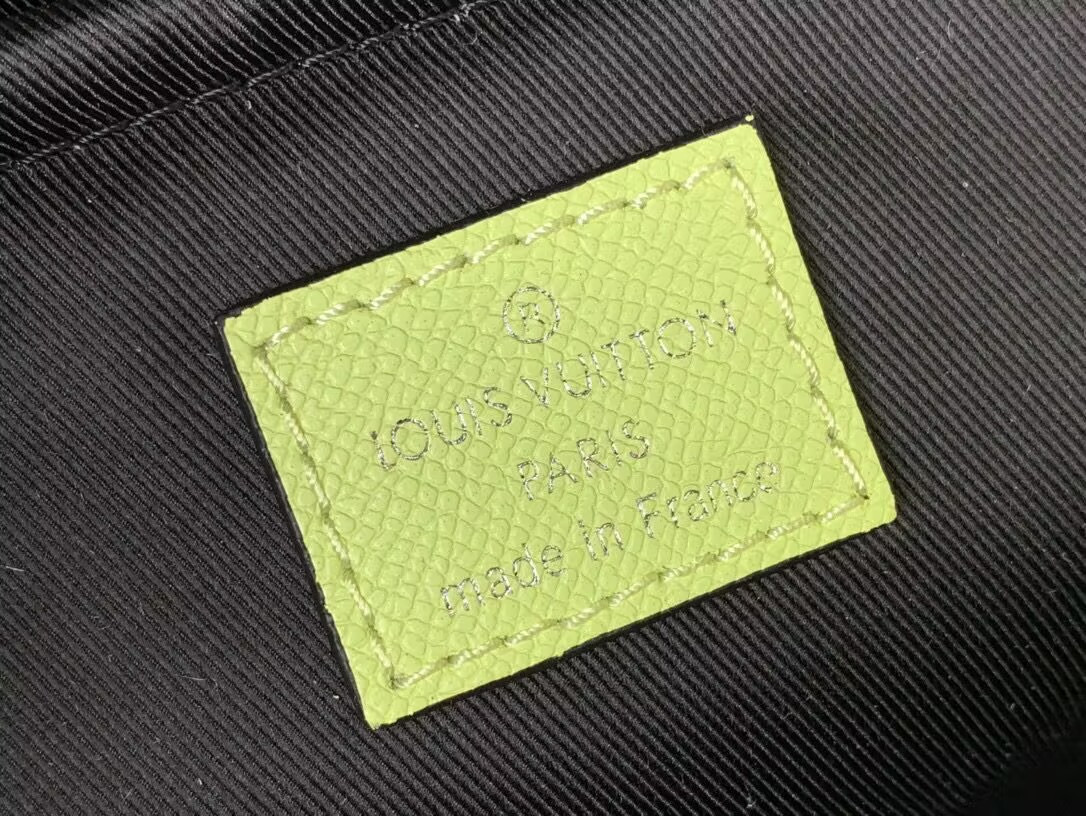 LV Discovery Slim Backpack M14076 28 x 38 x 13 cm