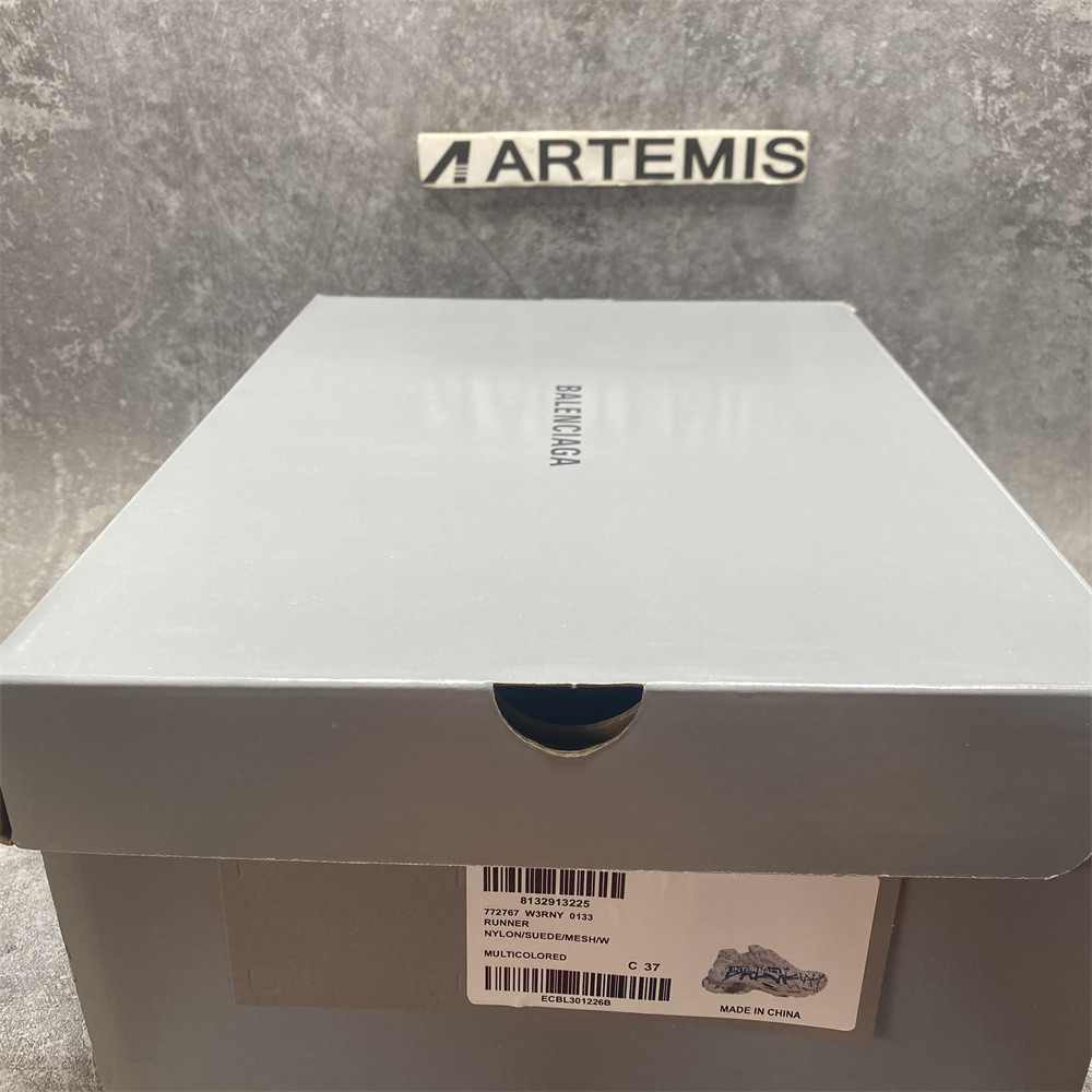 UA Runner Graffiti White Blue Runner Graffiti White Blue