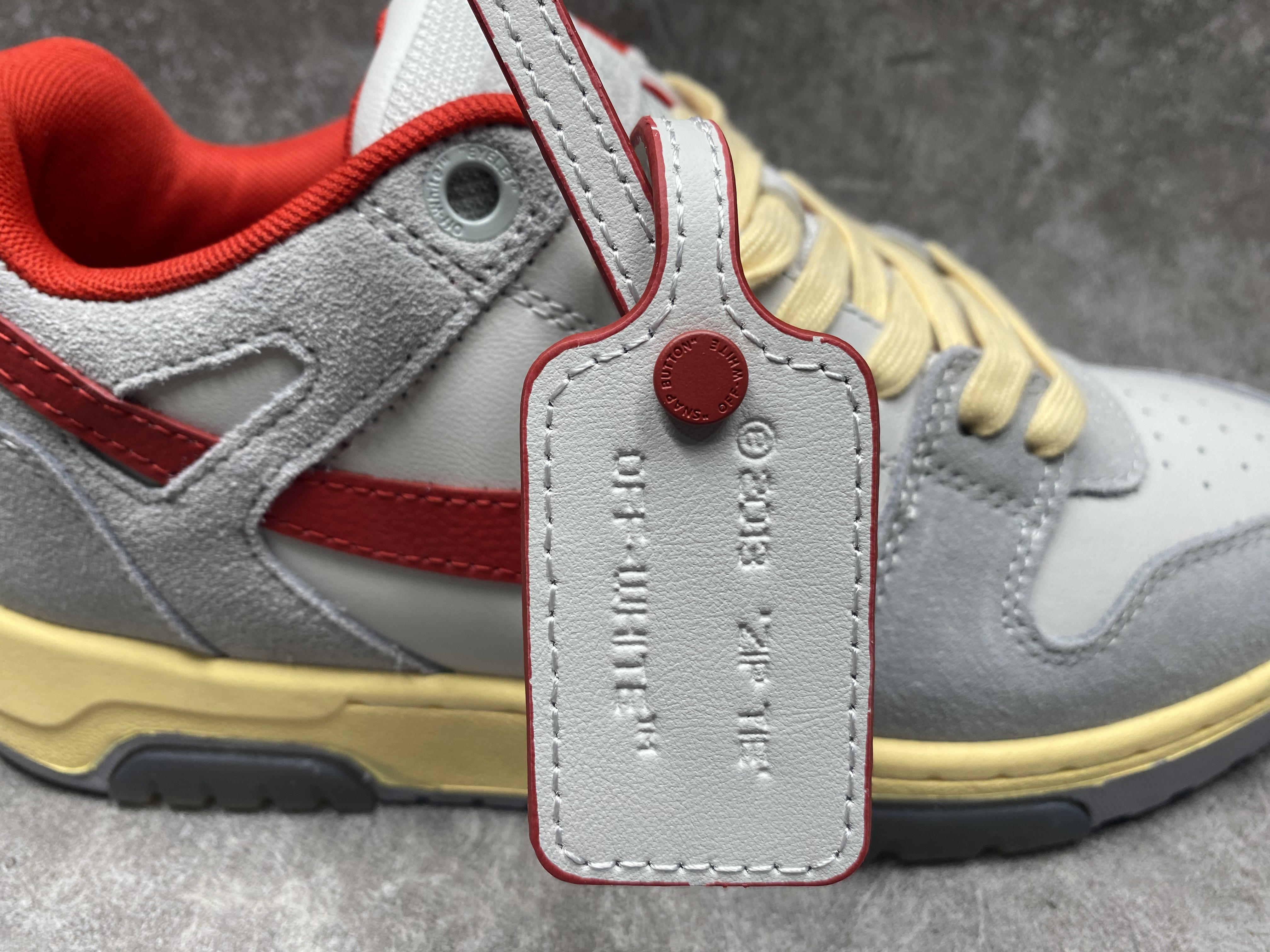 UA OFF-WHITE OUT OF OFFICE LOW