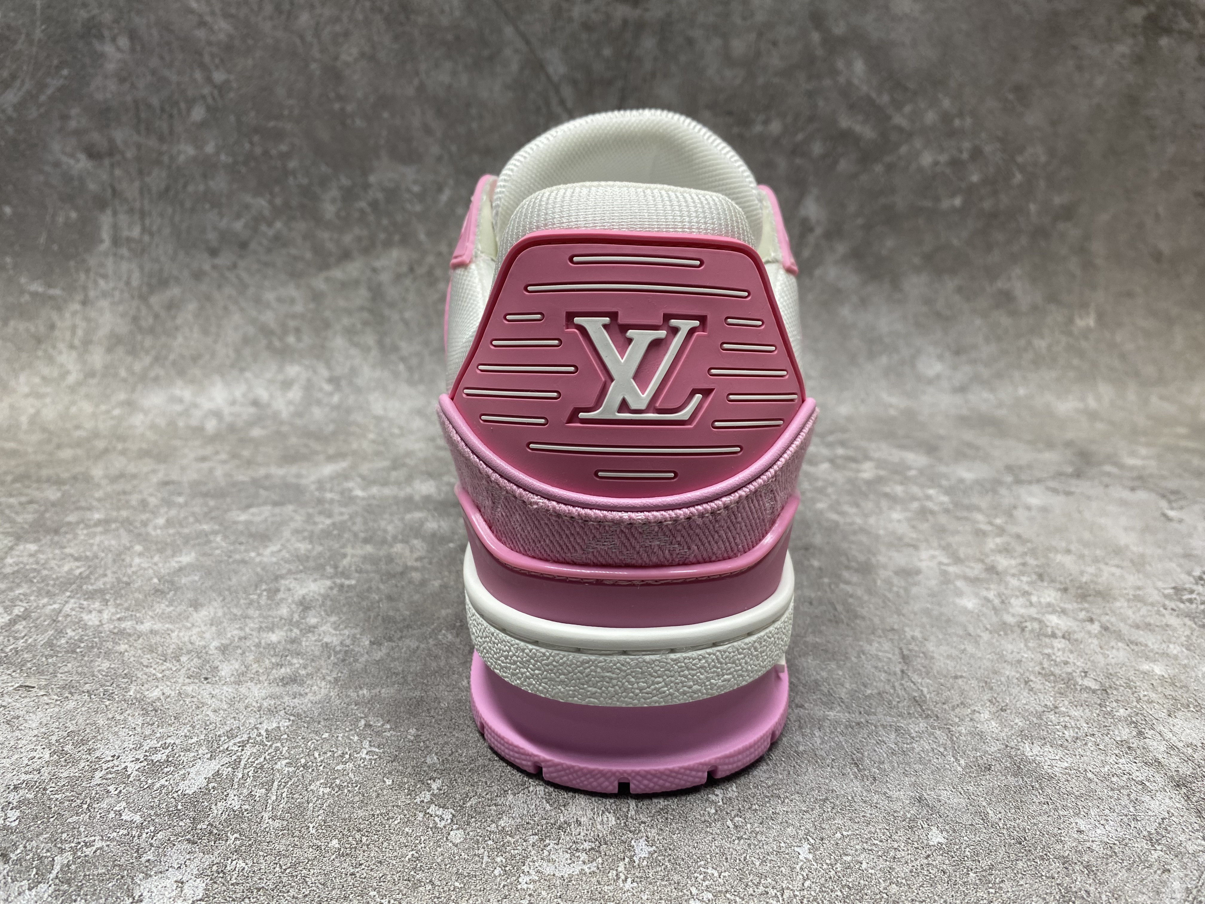 UA LV trainer Sneakers