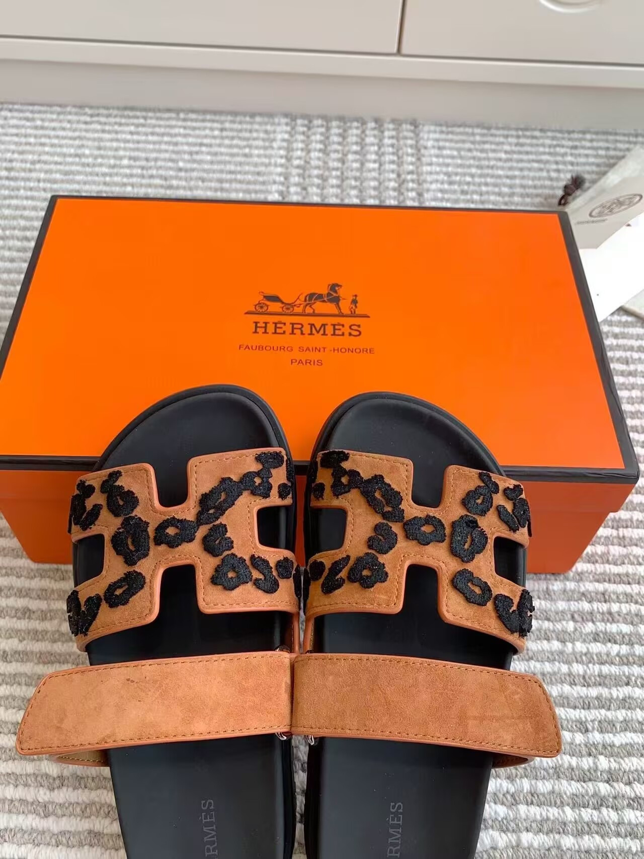 UA Hermès Chypre Sandal