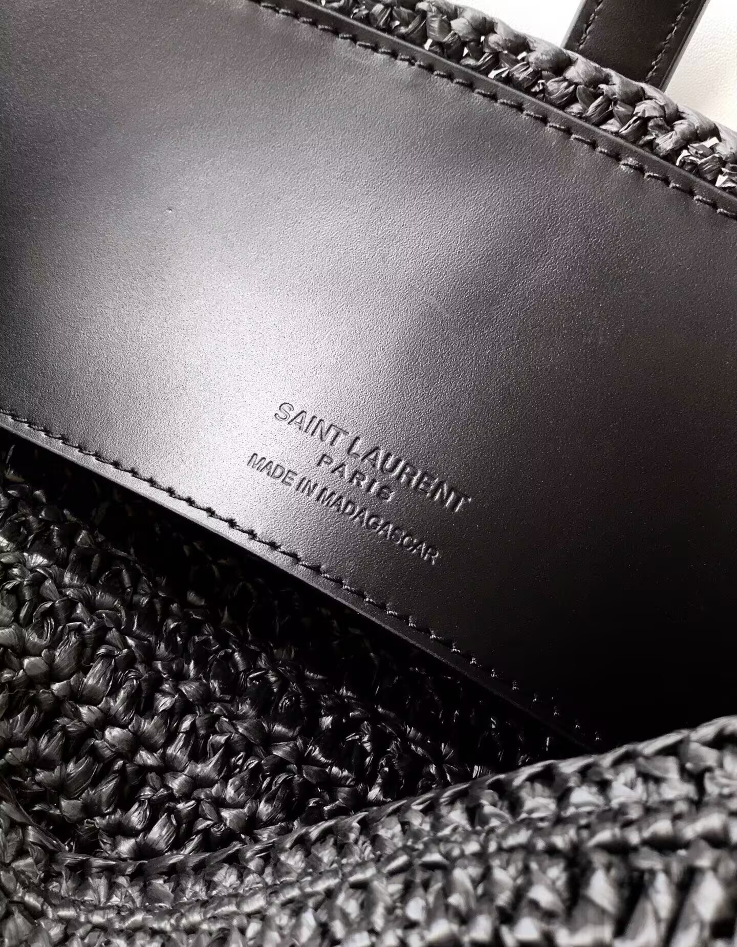 Y*L le 37 in woven raffia and vegetable-tanned leather bucket bag 25x20x12cm