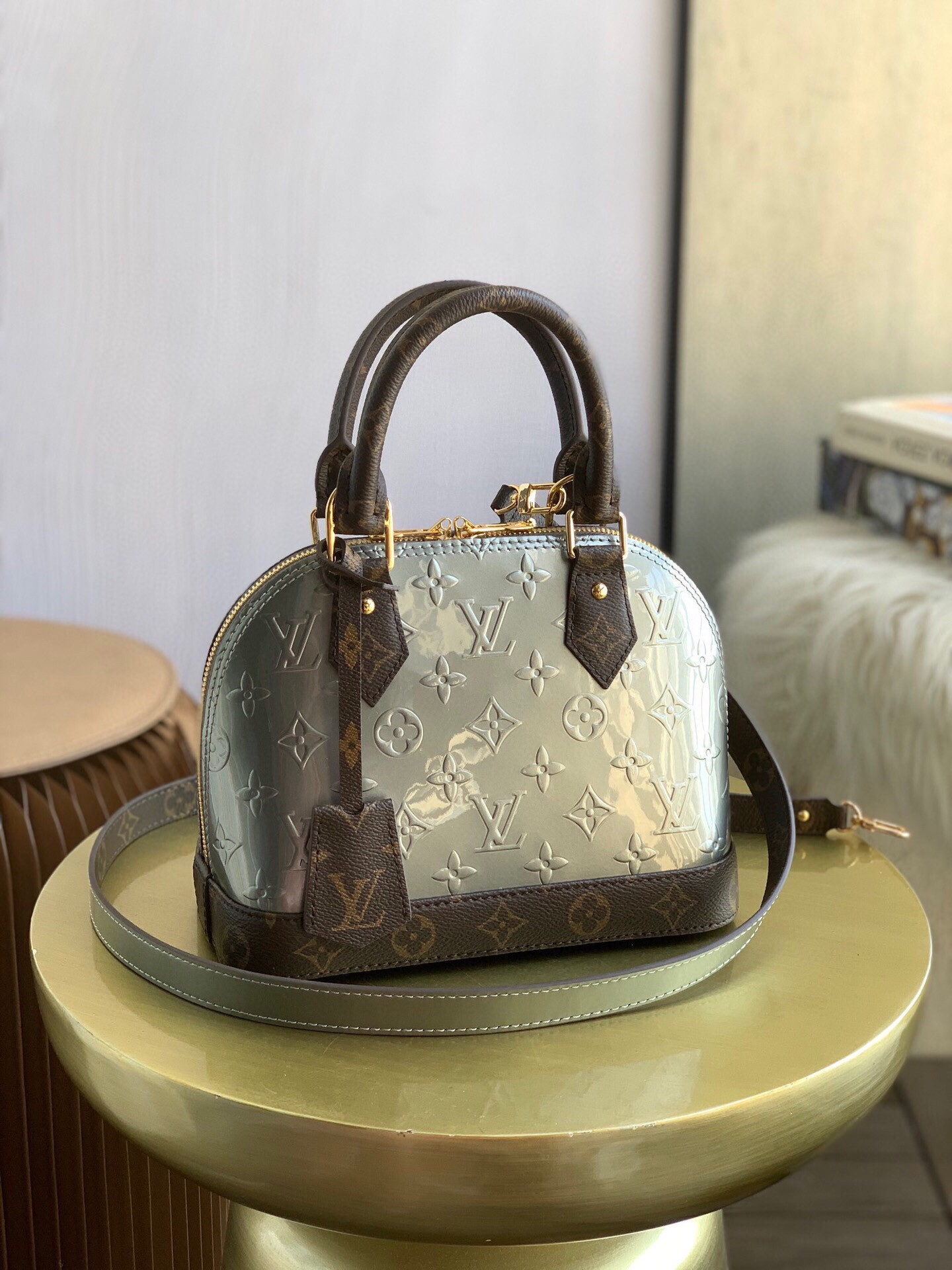 LV ALMA BB M90584