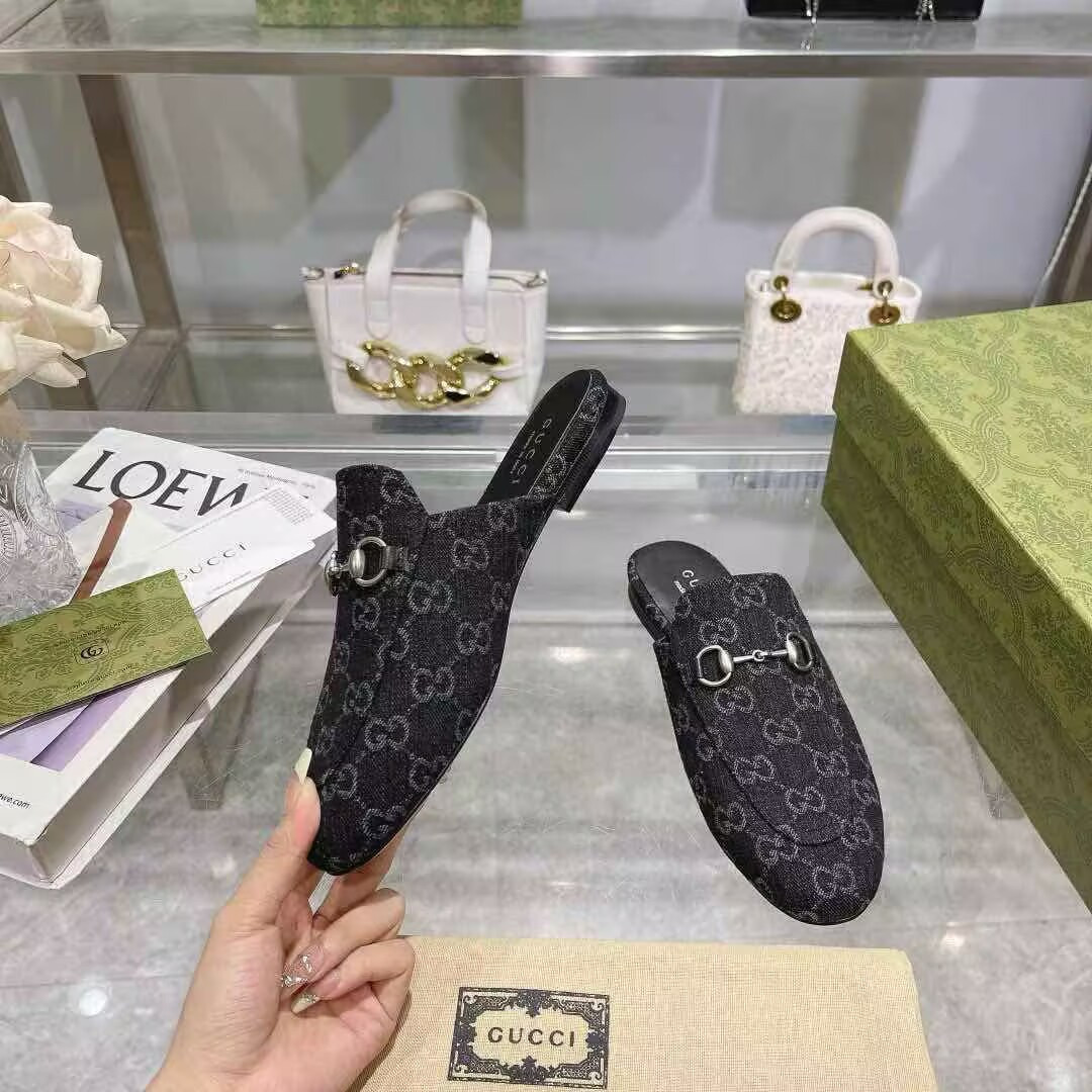 ua G*u*i princetown slipper