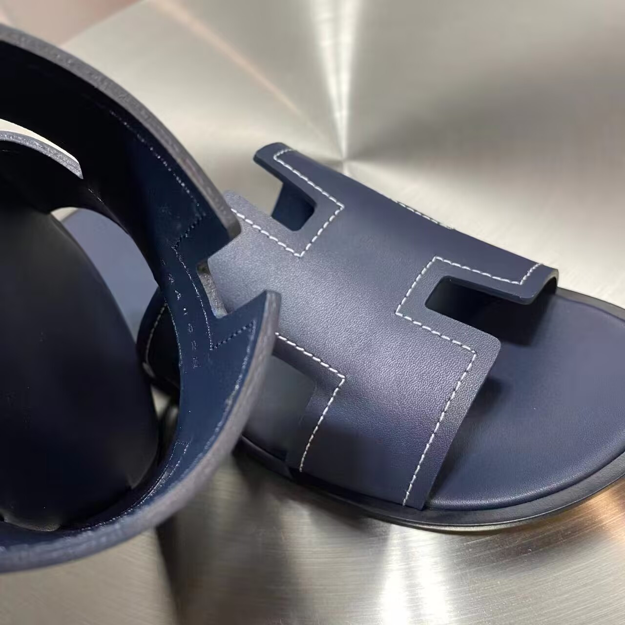ua H**mes izmir sandal