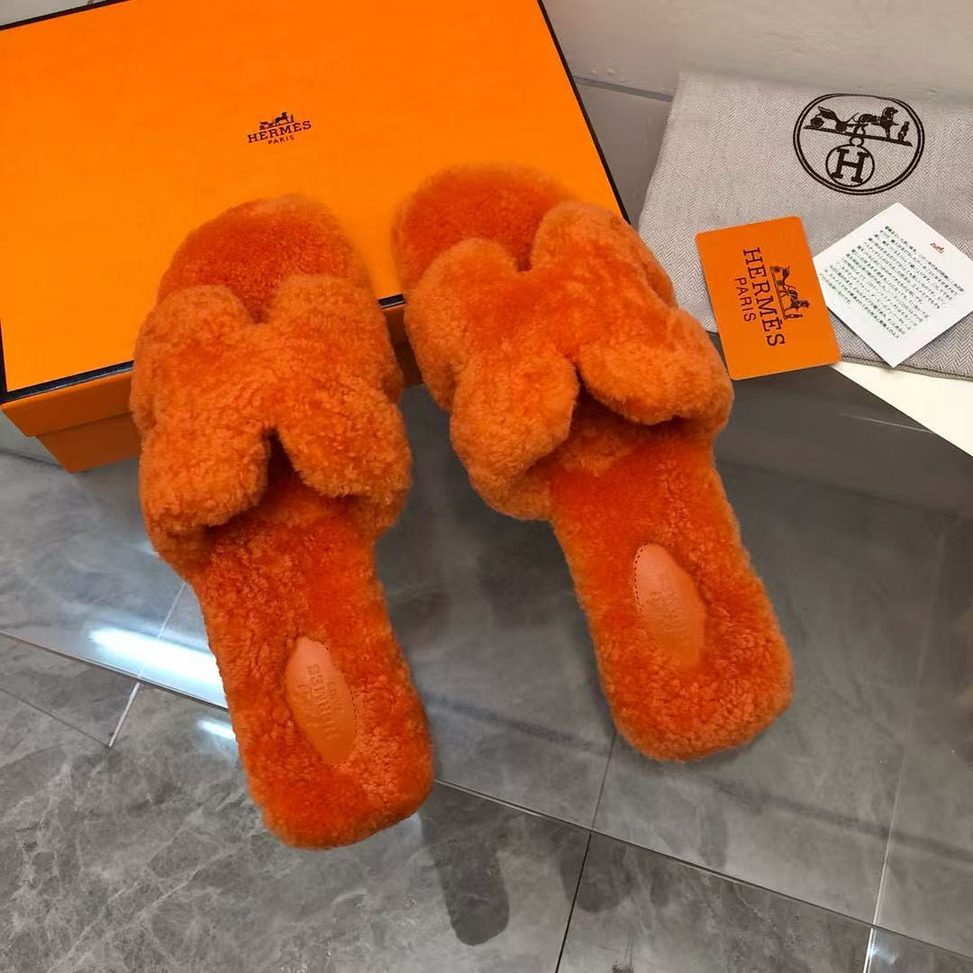 UA Hermès Oran sandal