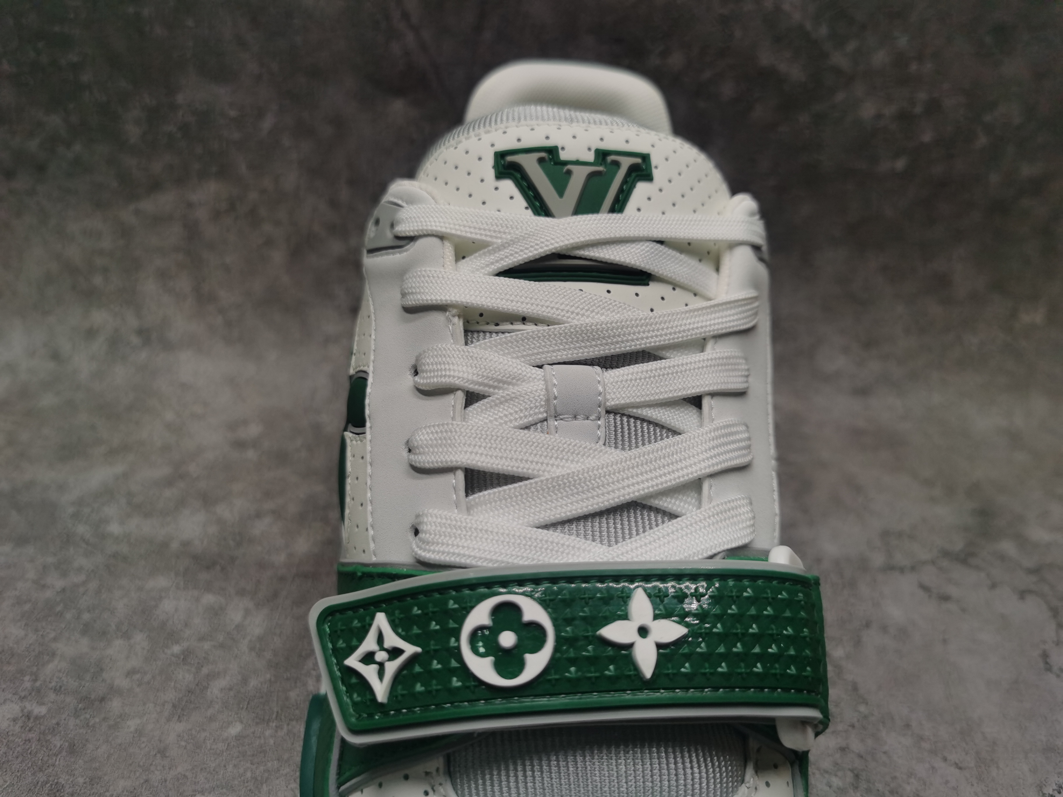 UA LV Trainer Sneaker