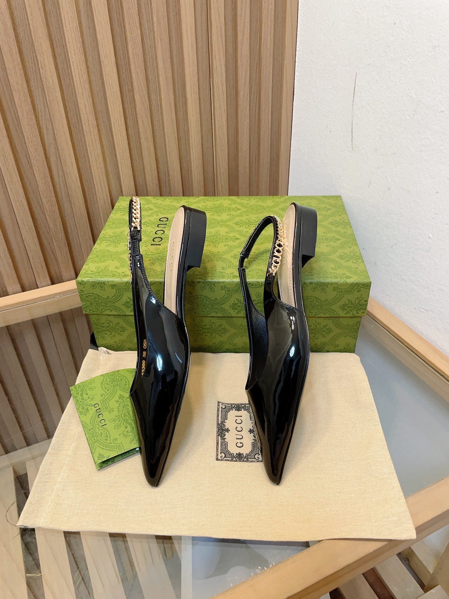 G*u*i signoria slingback pump flat shoes