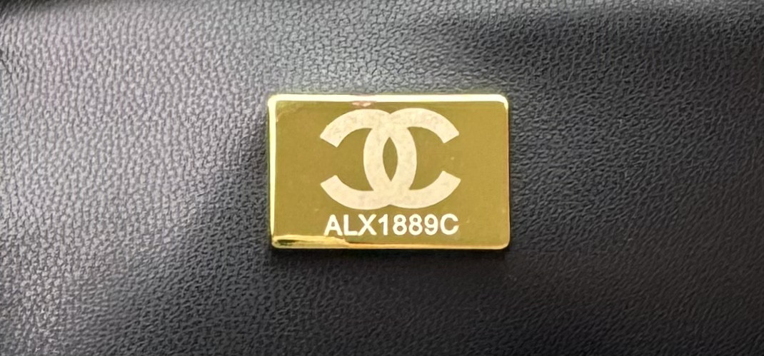 Ch*el mini classic 11.12 handbag 25 15.5 × 25.5 × 6.5 cm