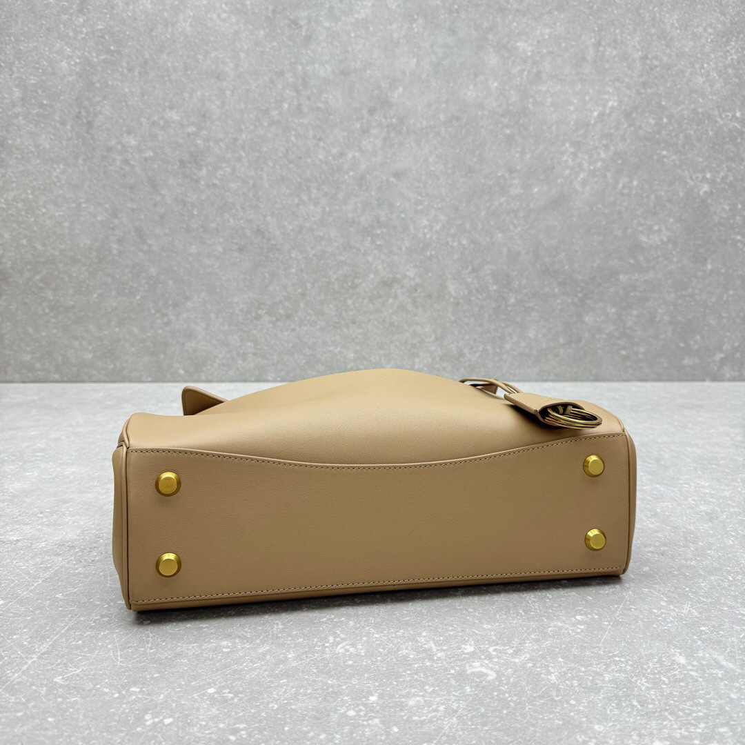 Ba*len*cia*ga rodeo mediun 35x23.3x10.9cm