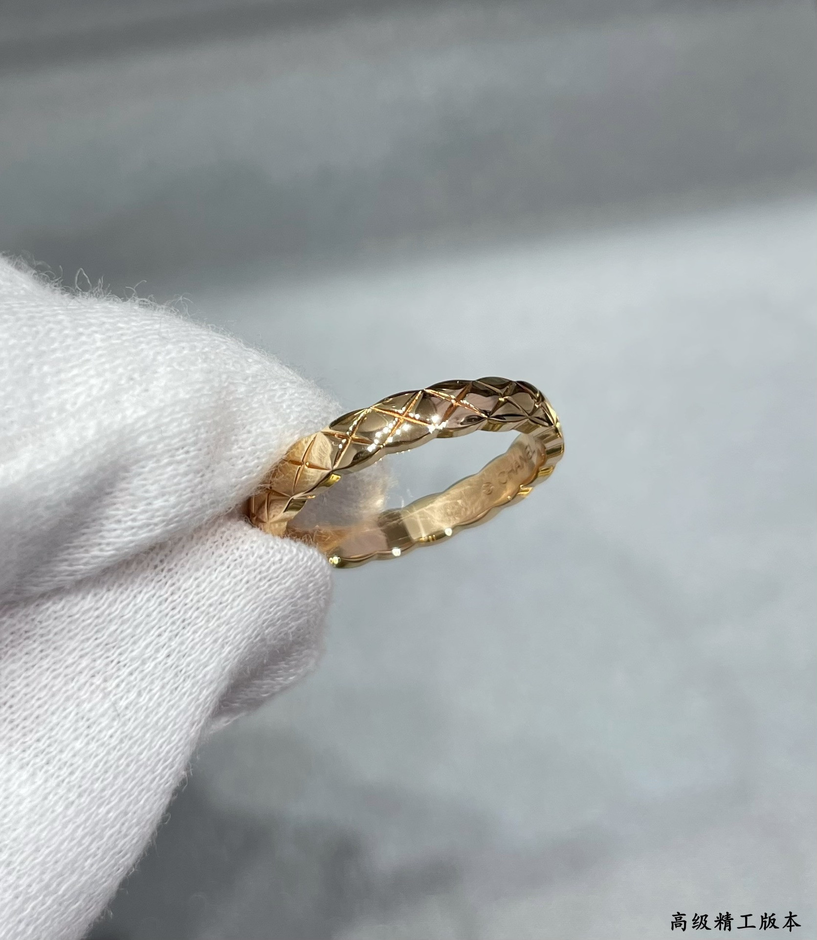 ch*el narrow Di*m*nd pattern smooth ring