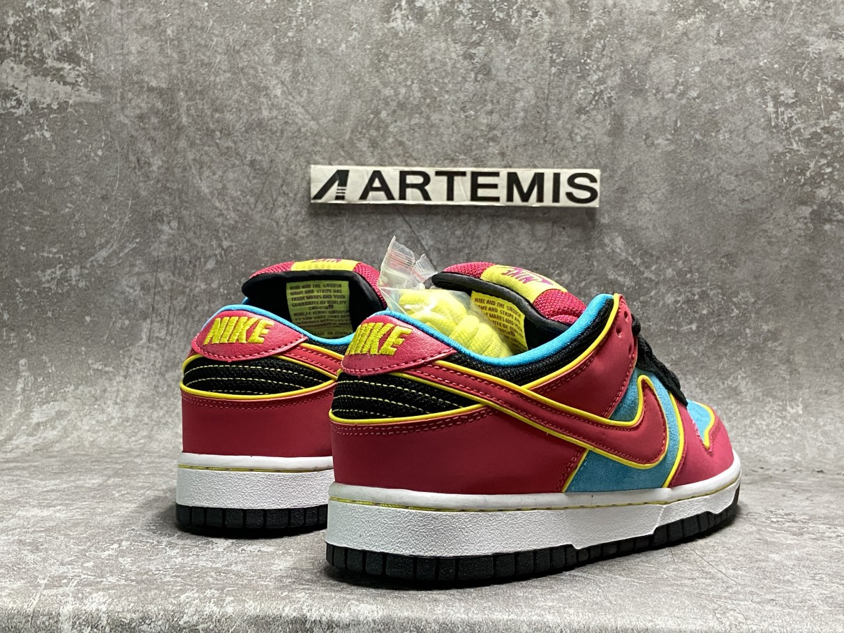 Nike Dunk SB Low Ms. Pacman