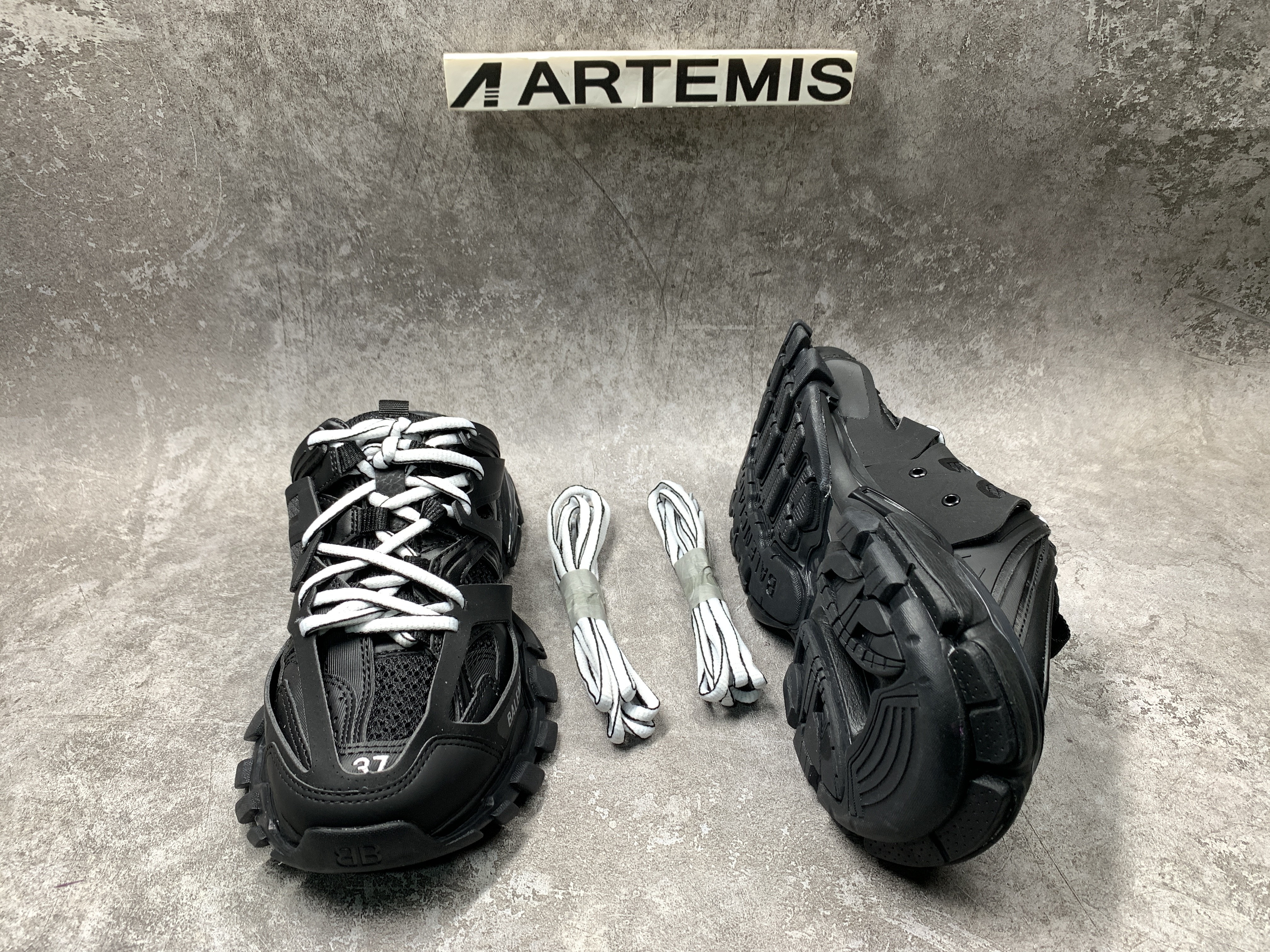 Balenciga Track Mule Black