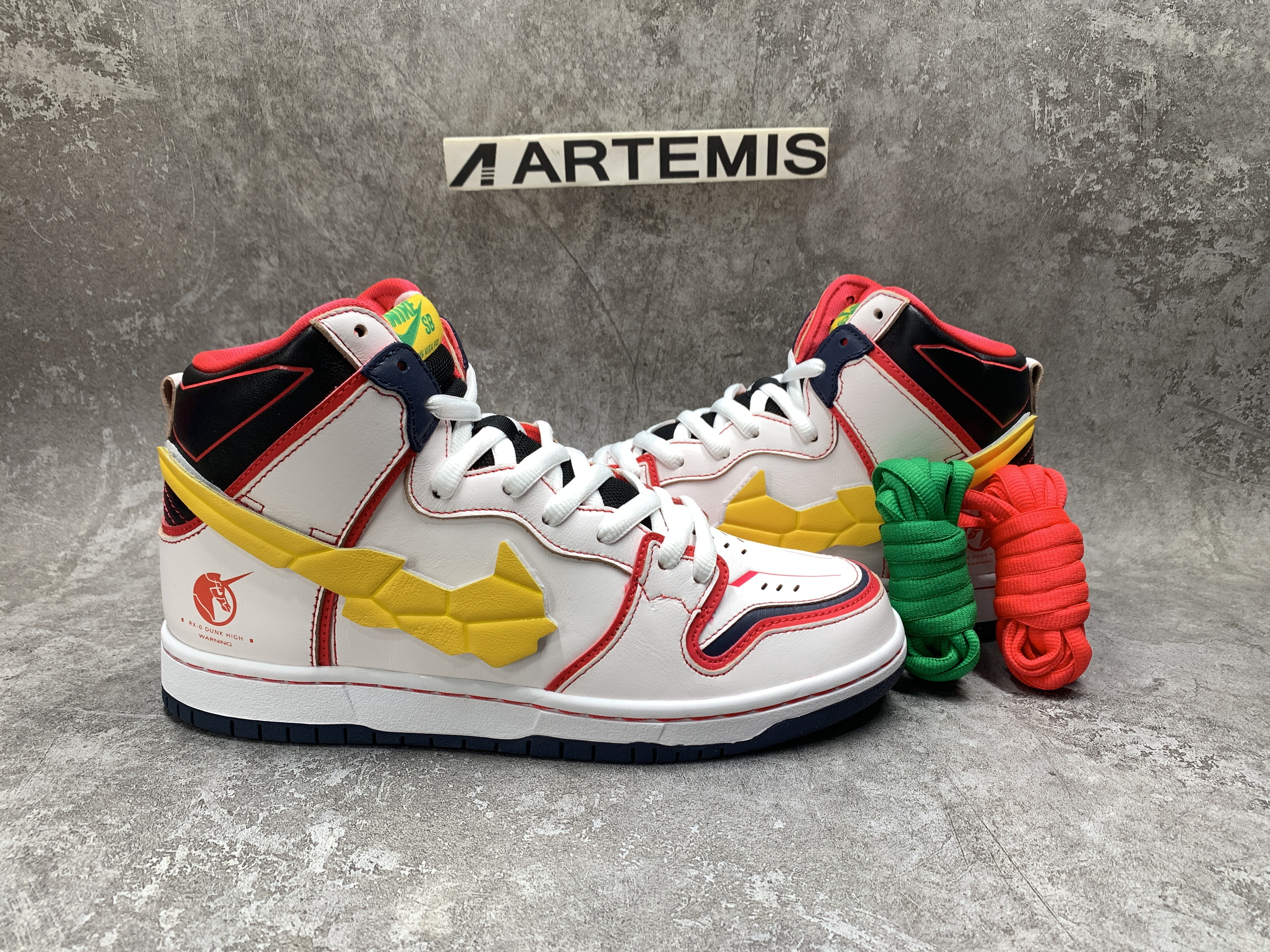 Nike Dunk SB High RX-0 Unicorn Gundam