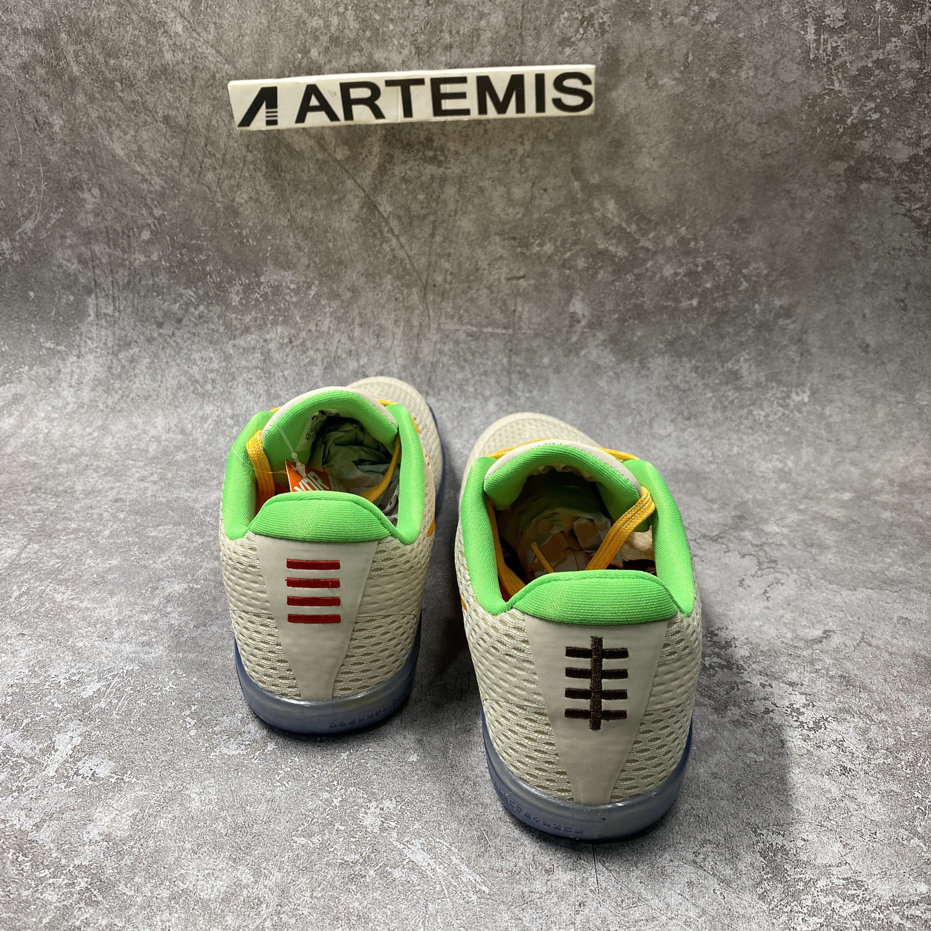 Nike Kobe 11 Peach Jam PE