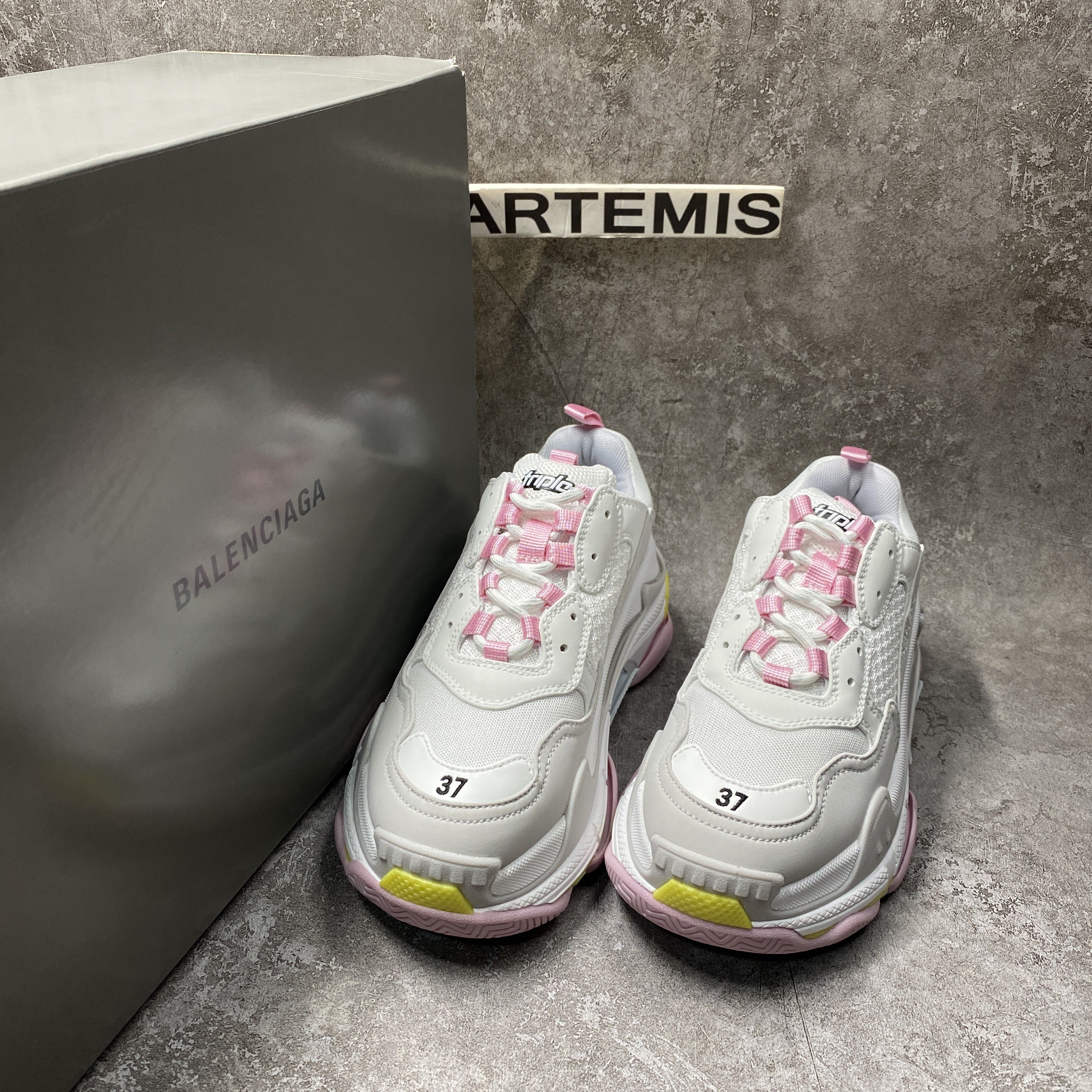 Balenciga Triple S Sneaker White Multi