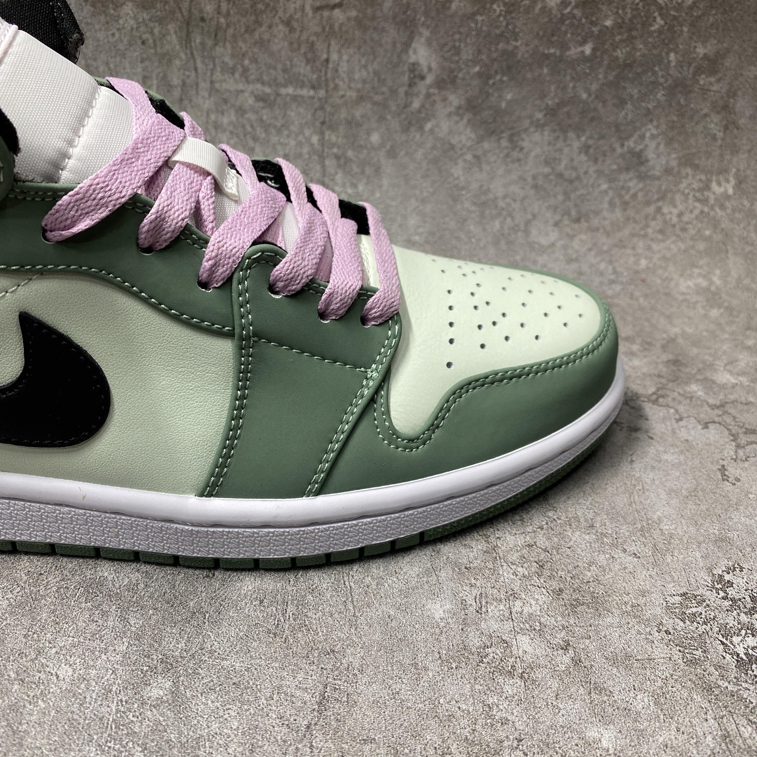 Air Jordan 1 Mid Dutch Green