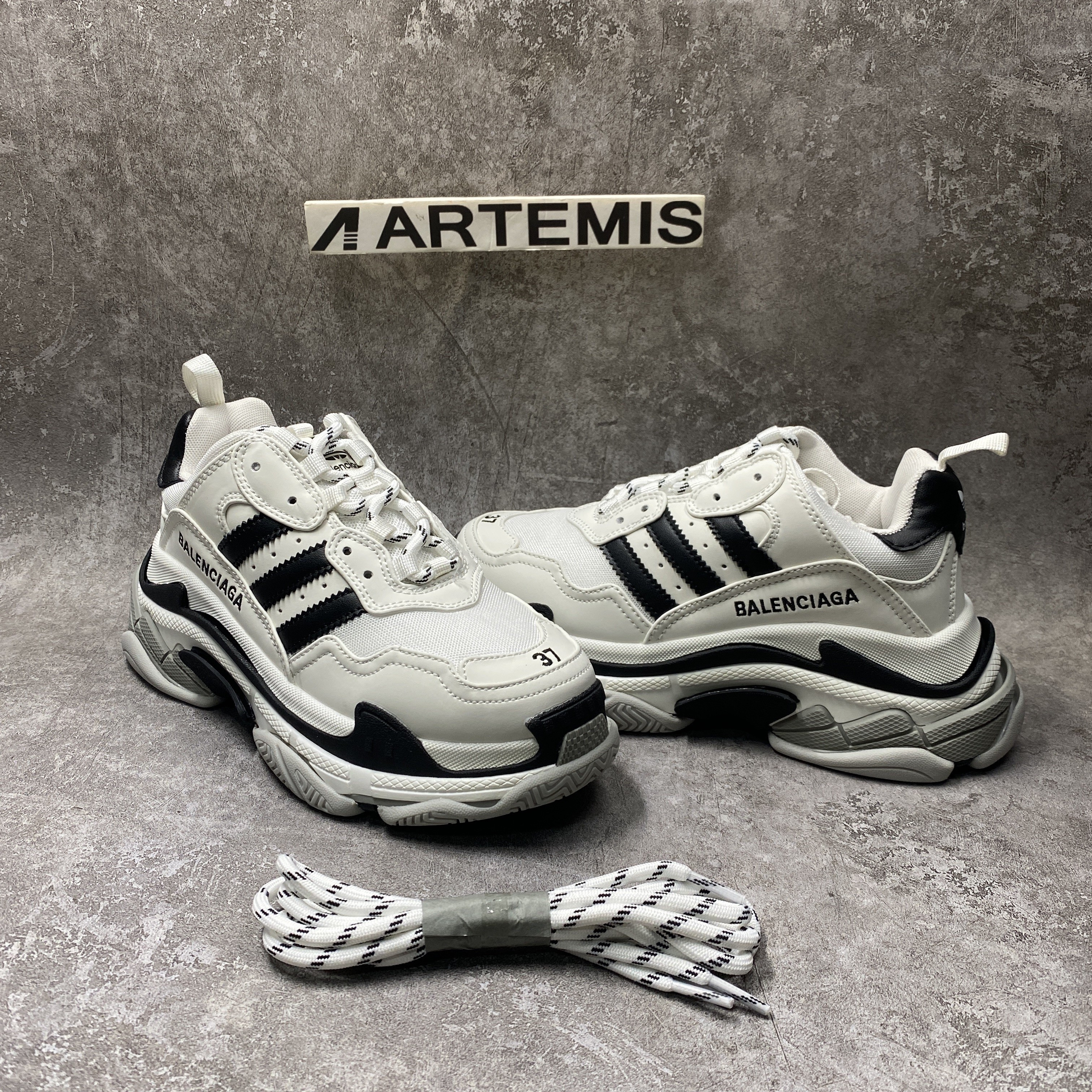 Ba*len*cia*ga triple s sneaker clearsole fluo black white