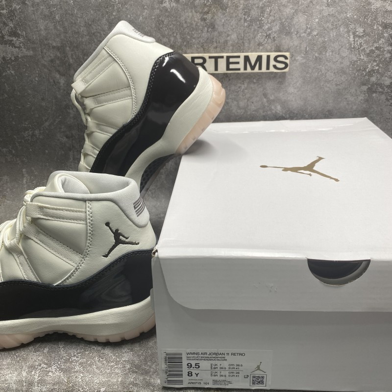 Air Jordan 11 Retro Neapolitan
