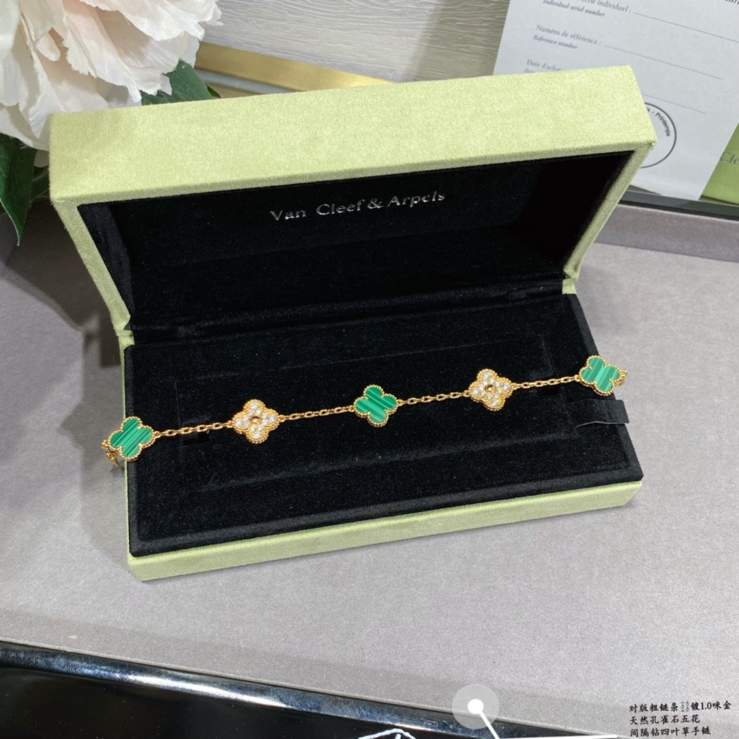 v*n cl*f & arpels natural malachite interval Di*m*nd five-flower four-leaf clover bracelet