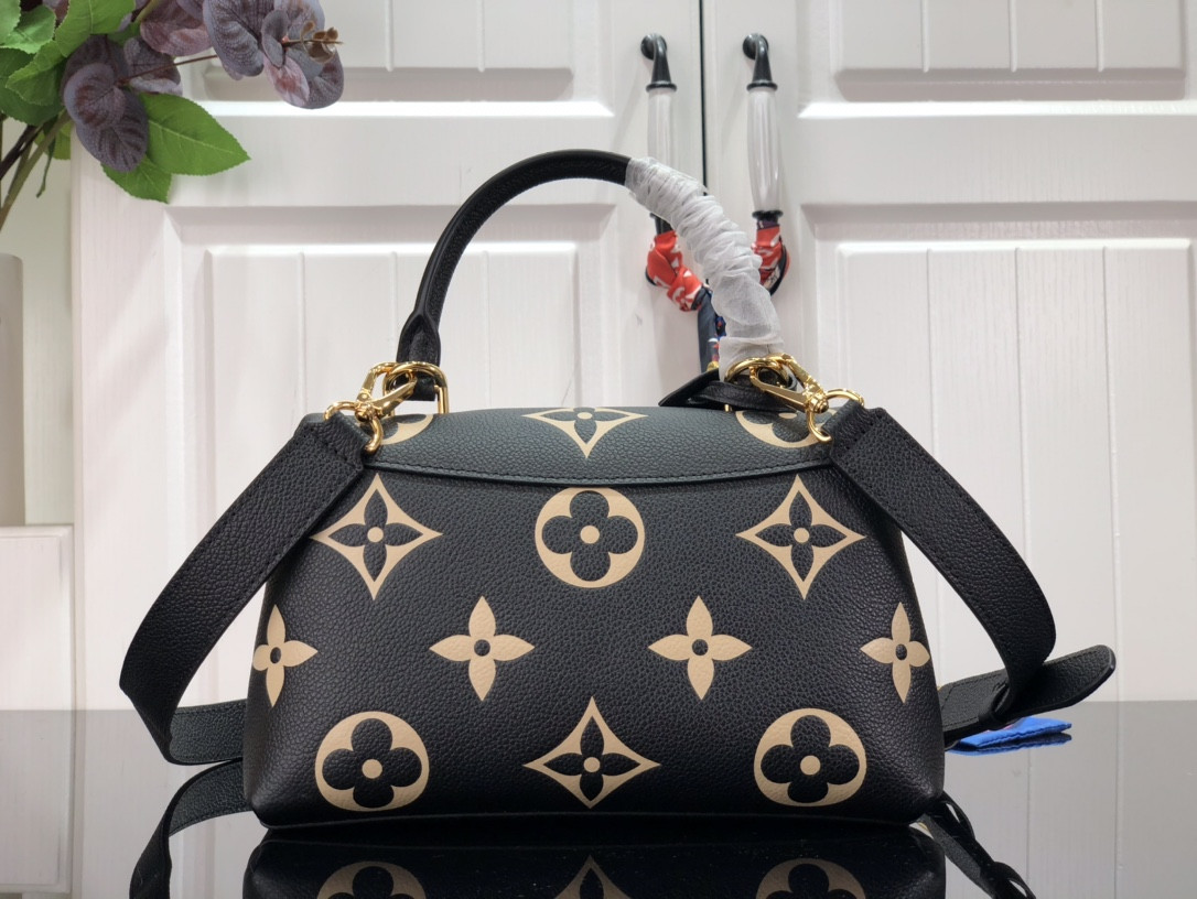 LV Madeleine BB M45978 BLACK WHITE