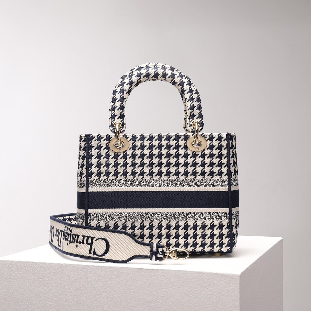 medium D*or lady d-lite bag  24 x 20 x 11 cm