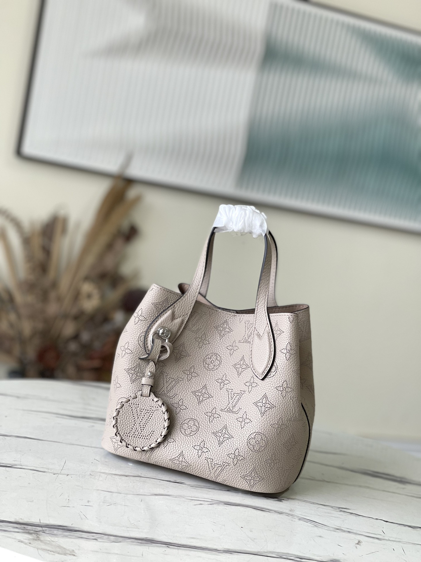 LV Blossom M21849 20.0 x 20.0 x 12.5 CM