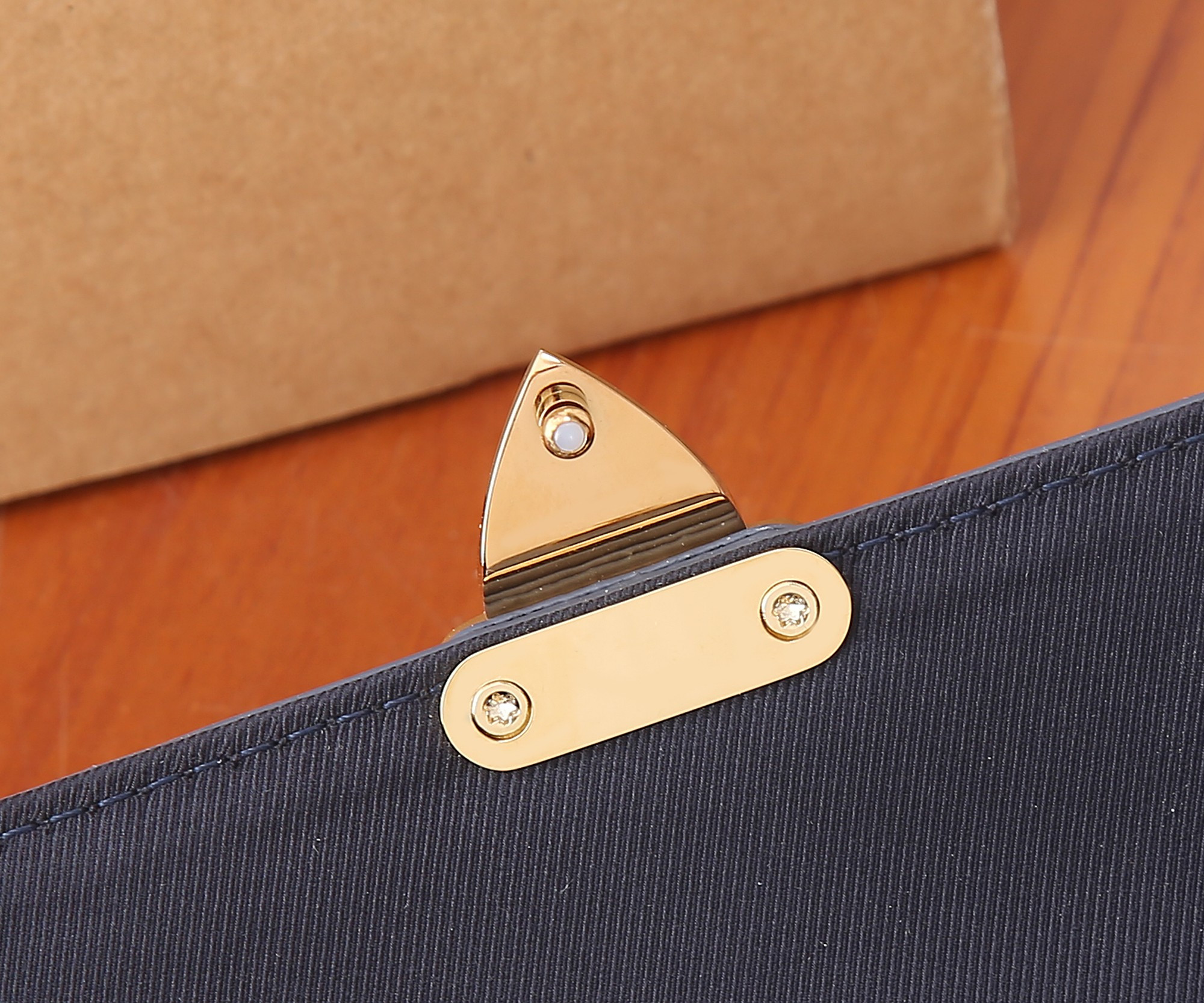 LV Wallet On Chain Métis M82671 7.5 x 4.3 x 2.2 inches