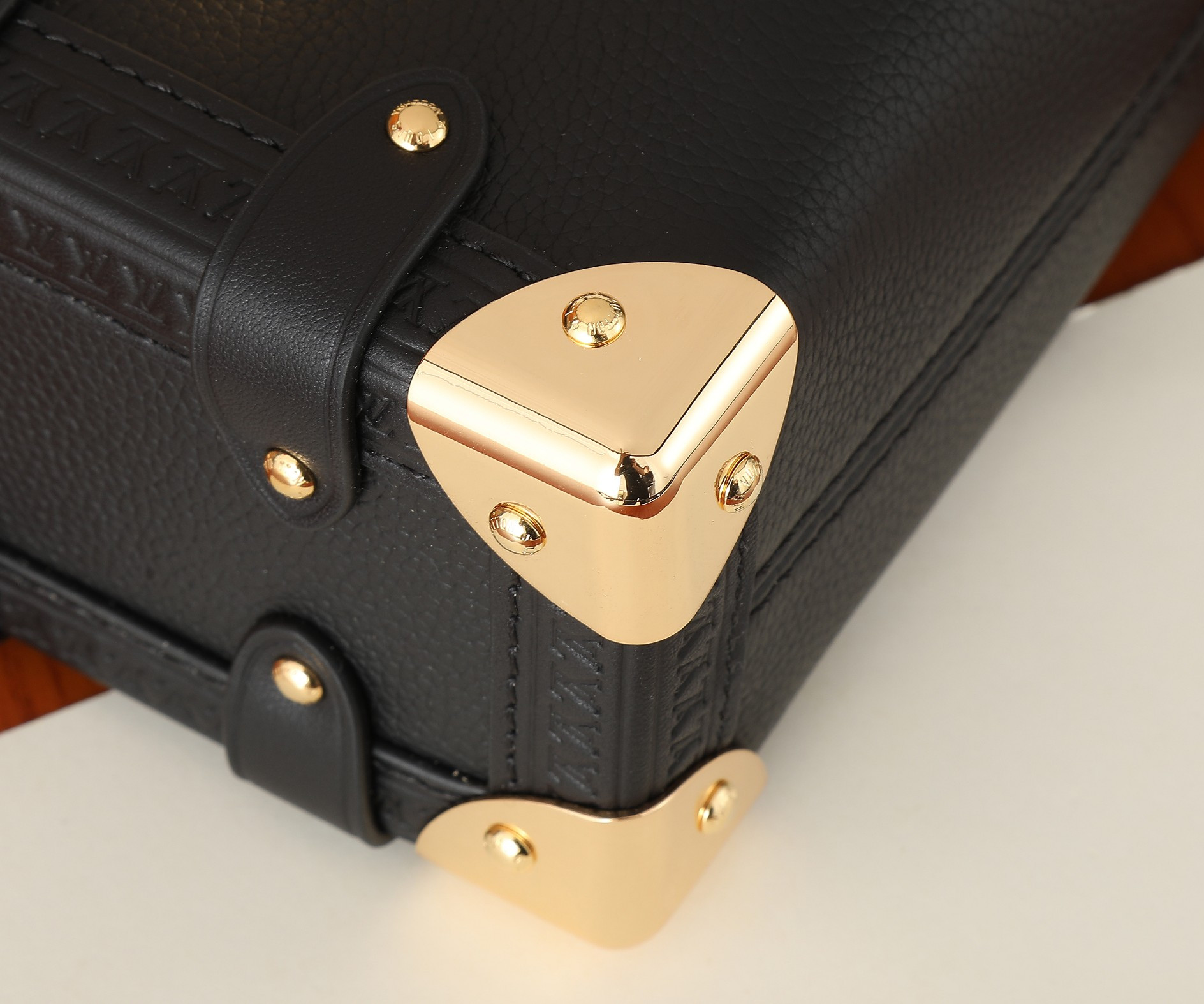 LV Side Trunk PM M23817 7.1 x 4.9 x 3.1 inches