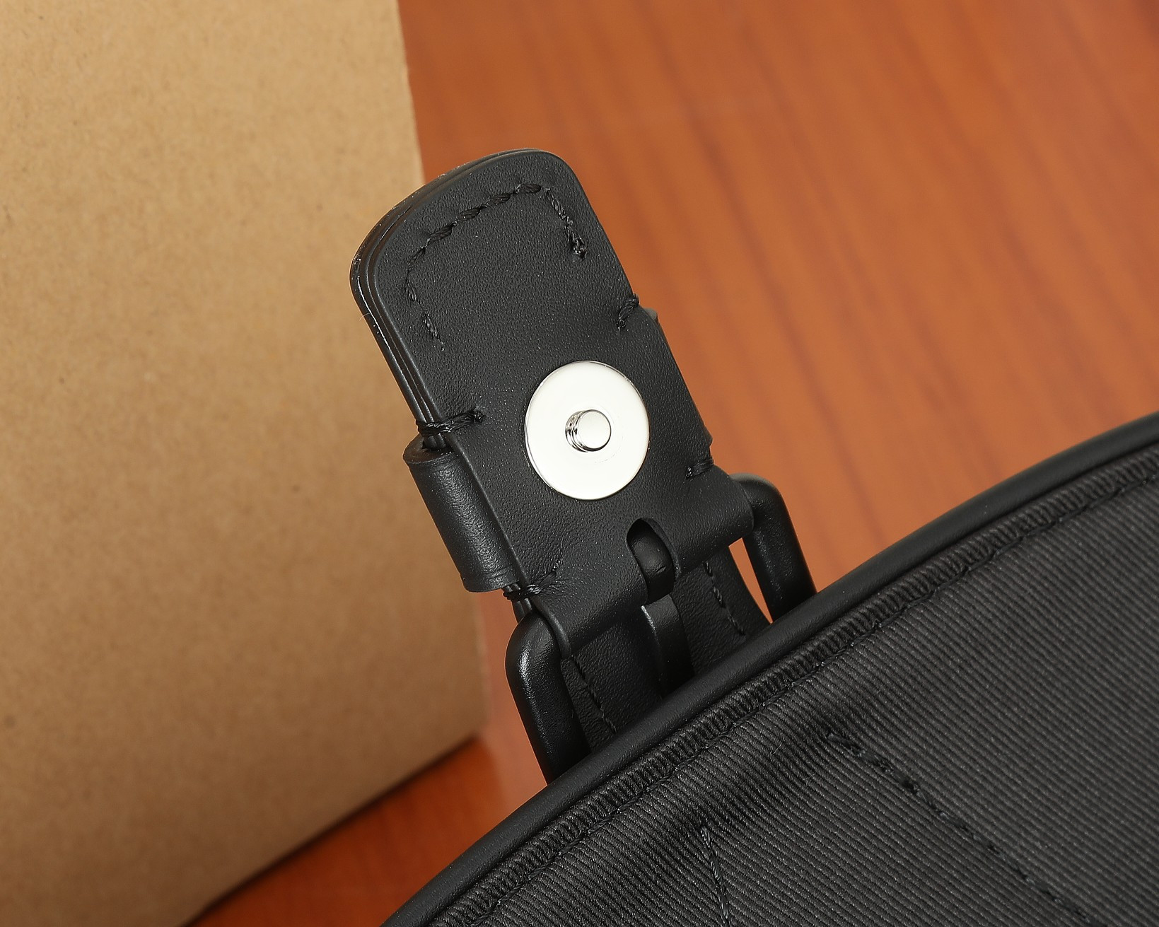 LV Montsouris Messenger PM M47060 7.9 x 6.7 x 2.8 inches