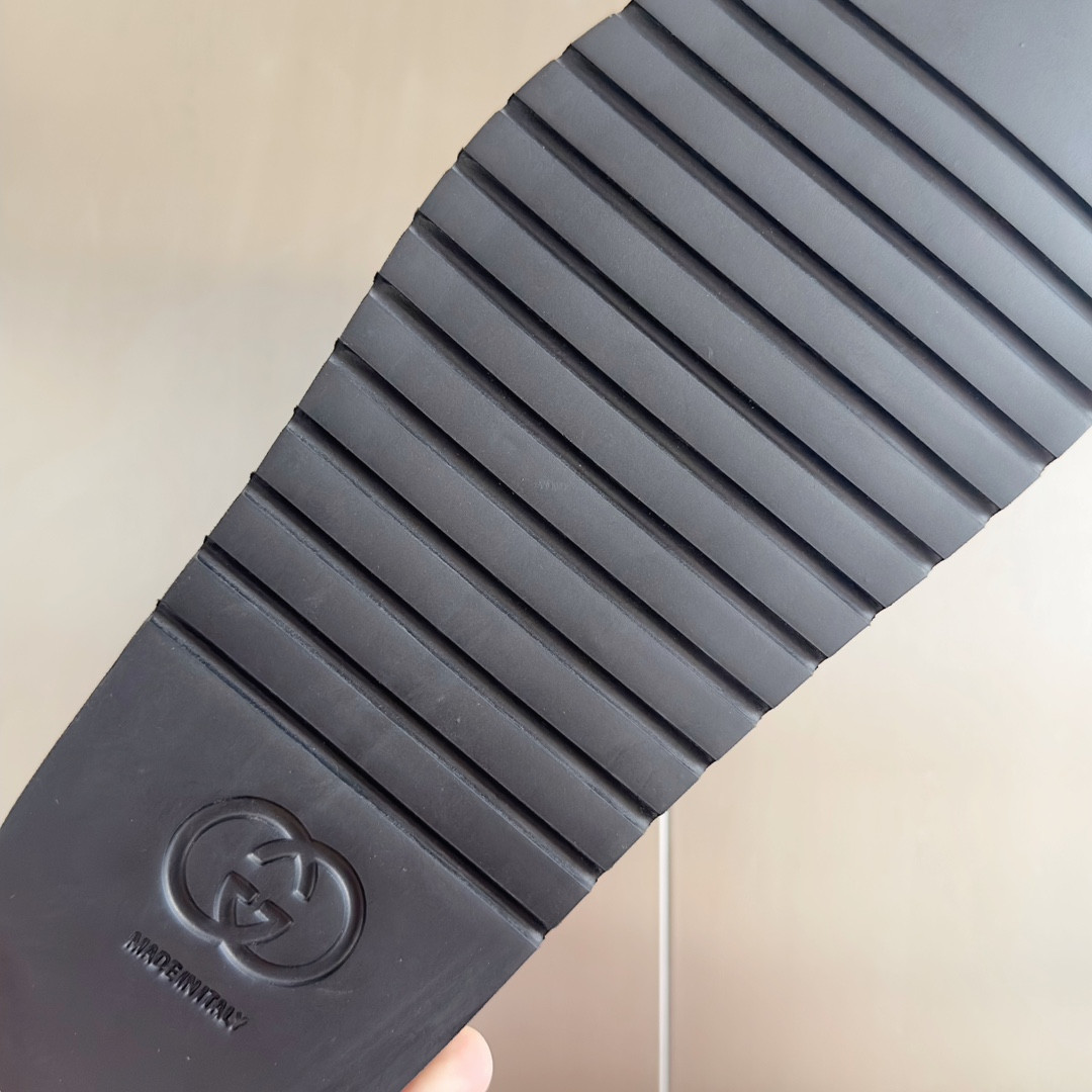 ua G*u*i gg slide sandal