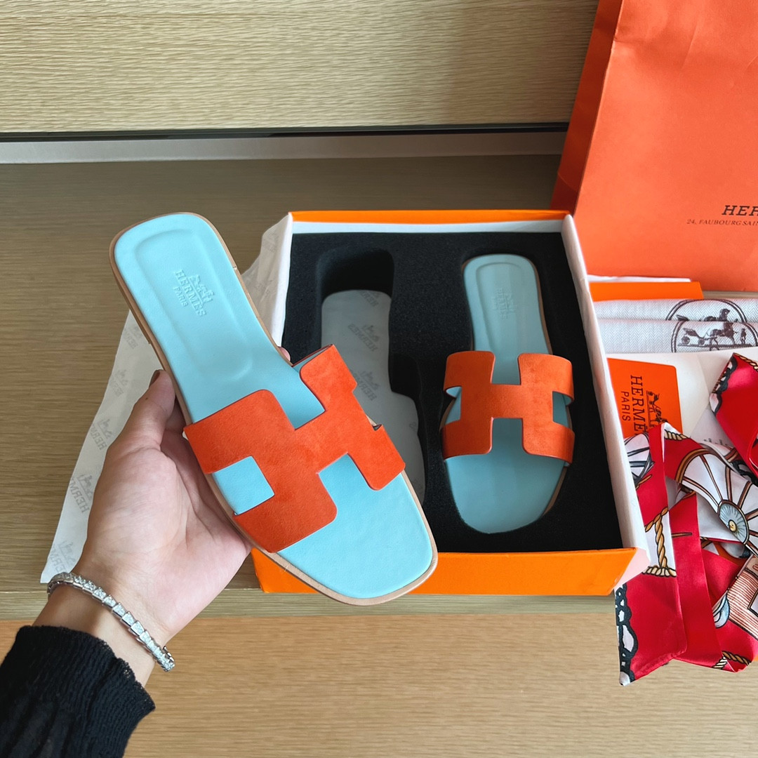 UA Hermès Oran sandal