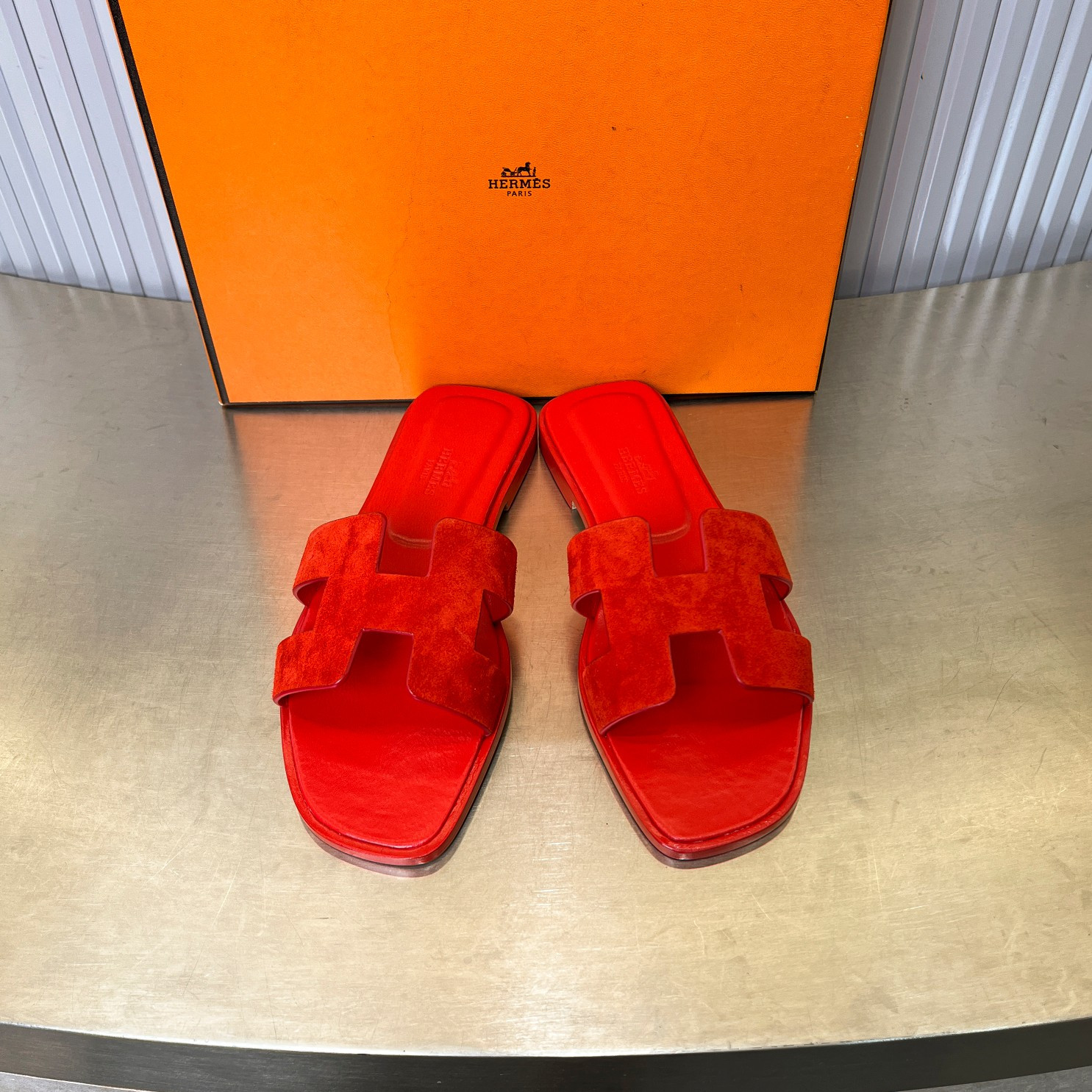 UA Hermès Oran sandal