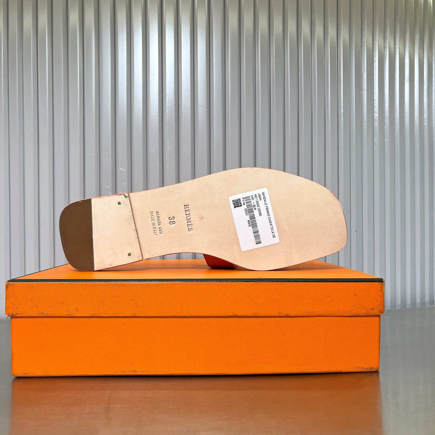 UA Hermès Oran sandal