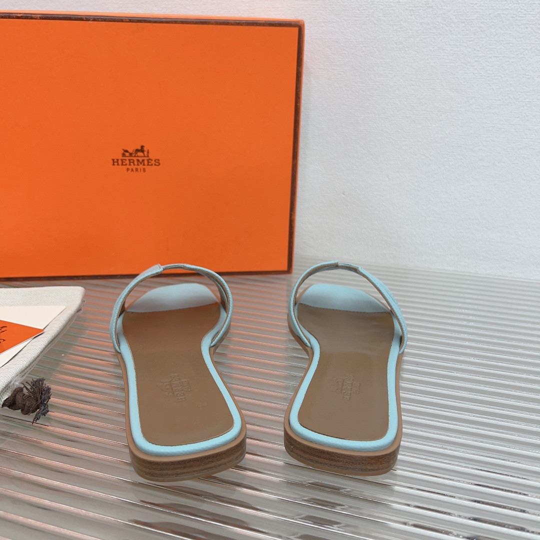 UA Hermès Oran sandal