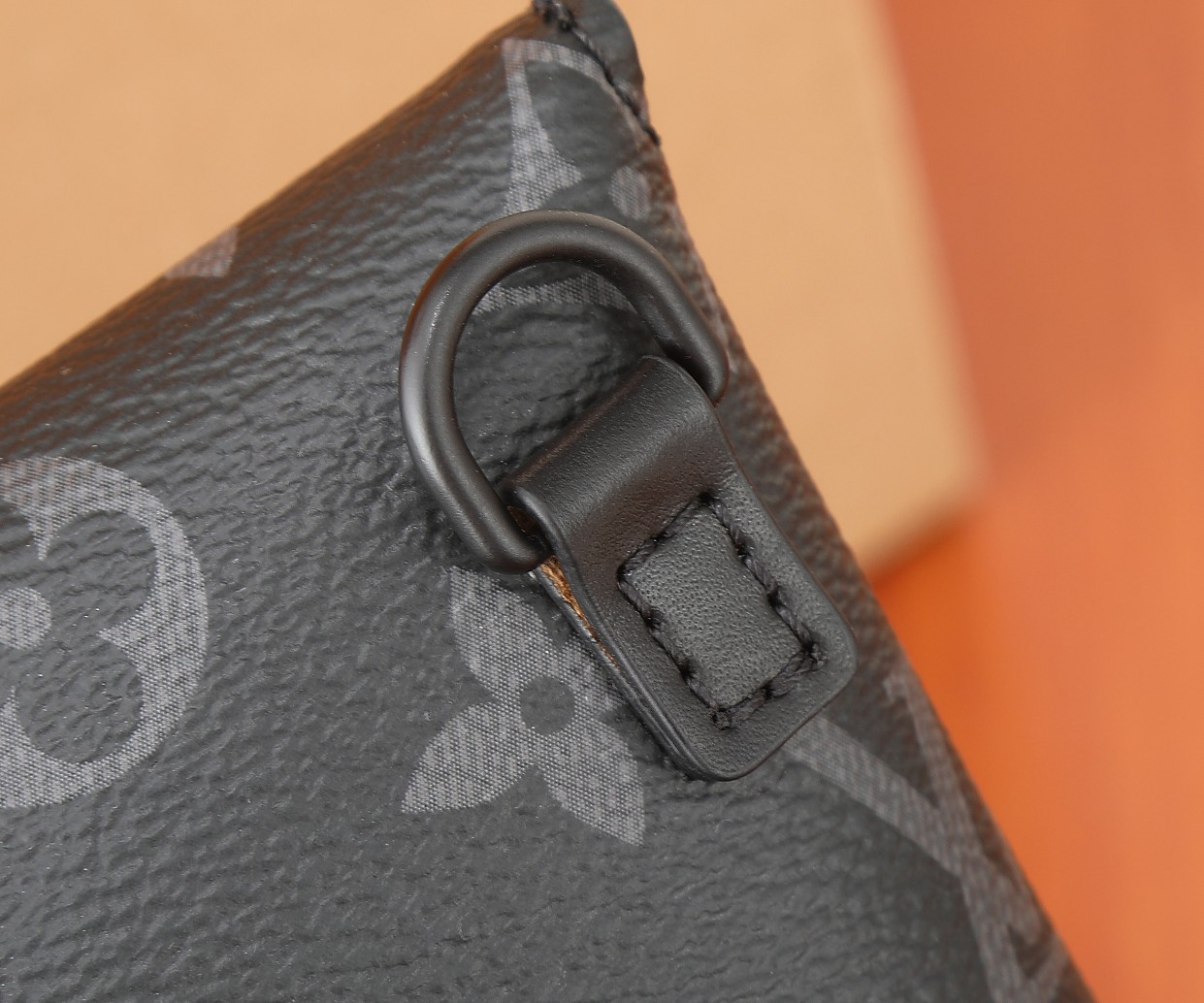 LV Envelope Pouch M11613 12.5x18x8.5CM