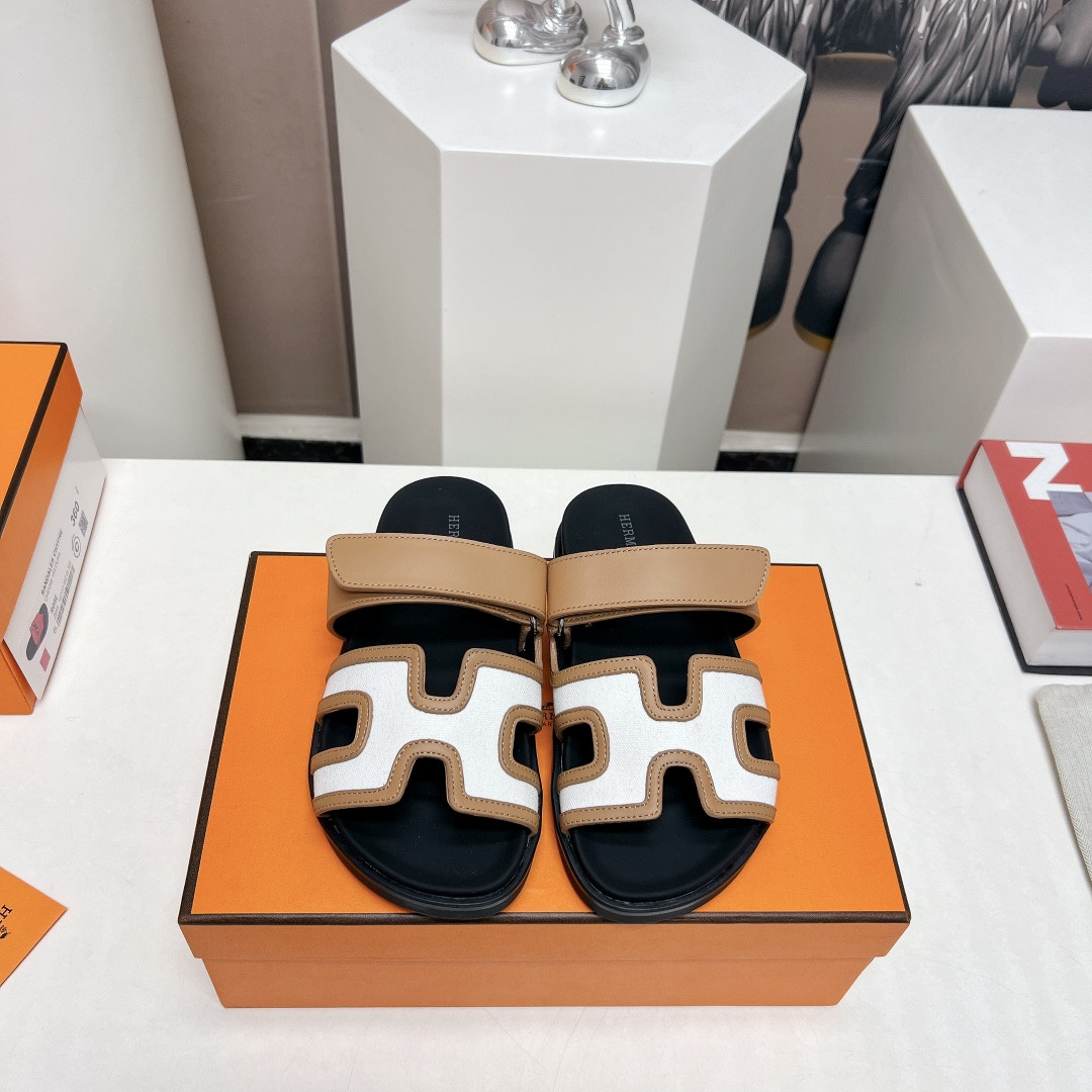 UA Hermès Chypre sandal