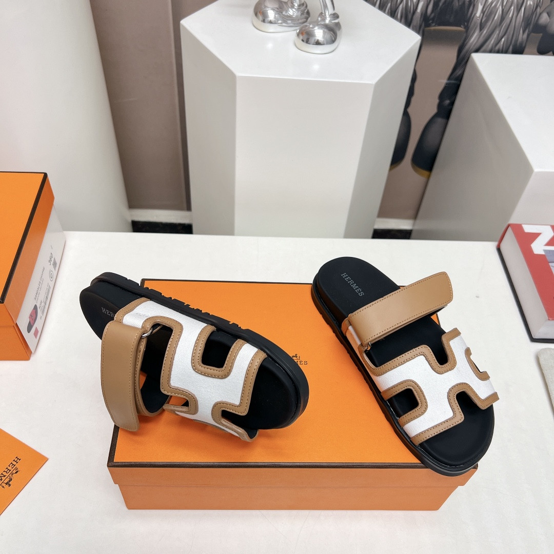 UA Hermès Chypre sandal
