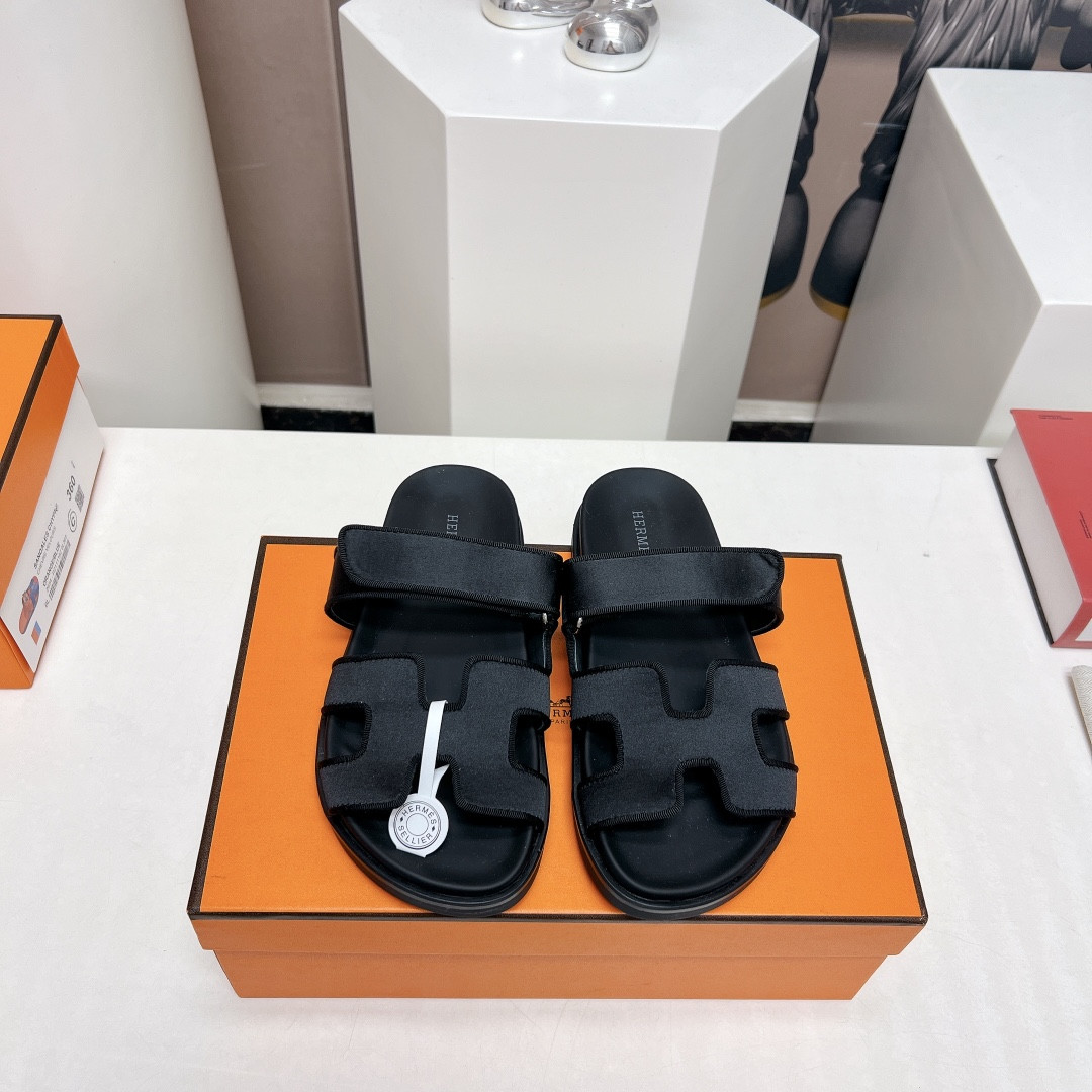 UA Hermès Chypre sandal