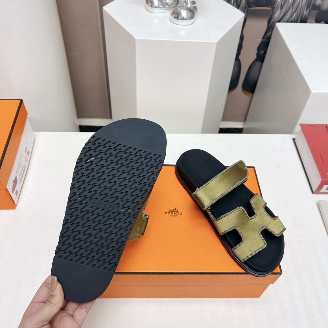 UA Hermès Chypre sandal