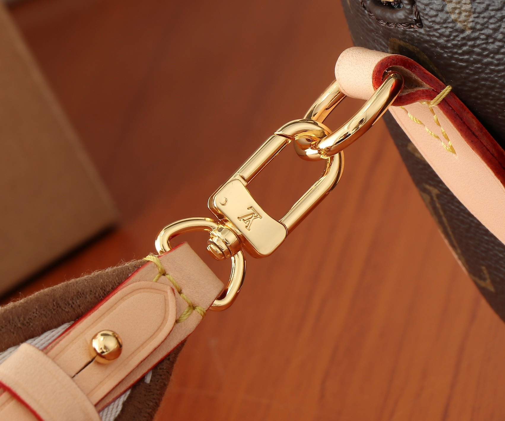 LV Speedy 18 M46970 18x12.5x11CM