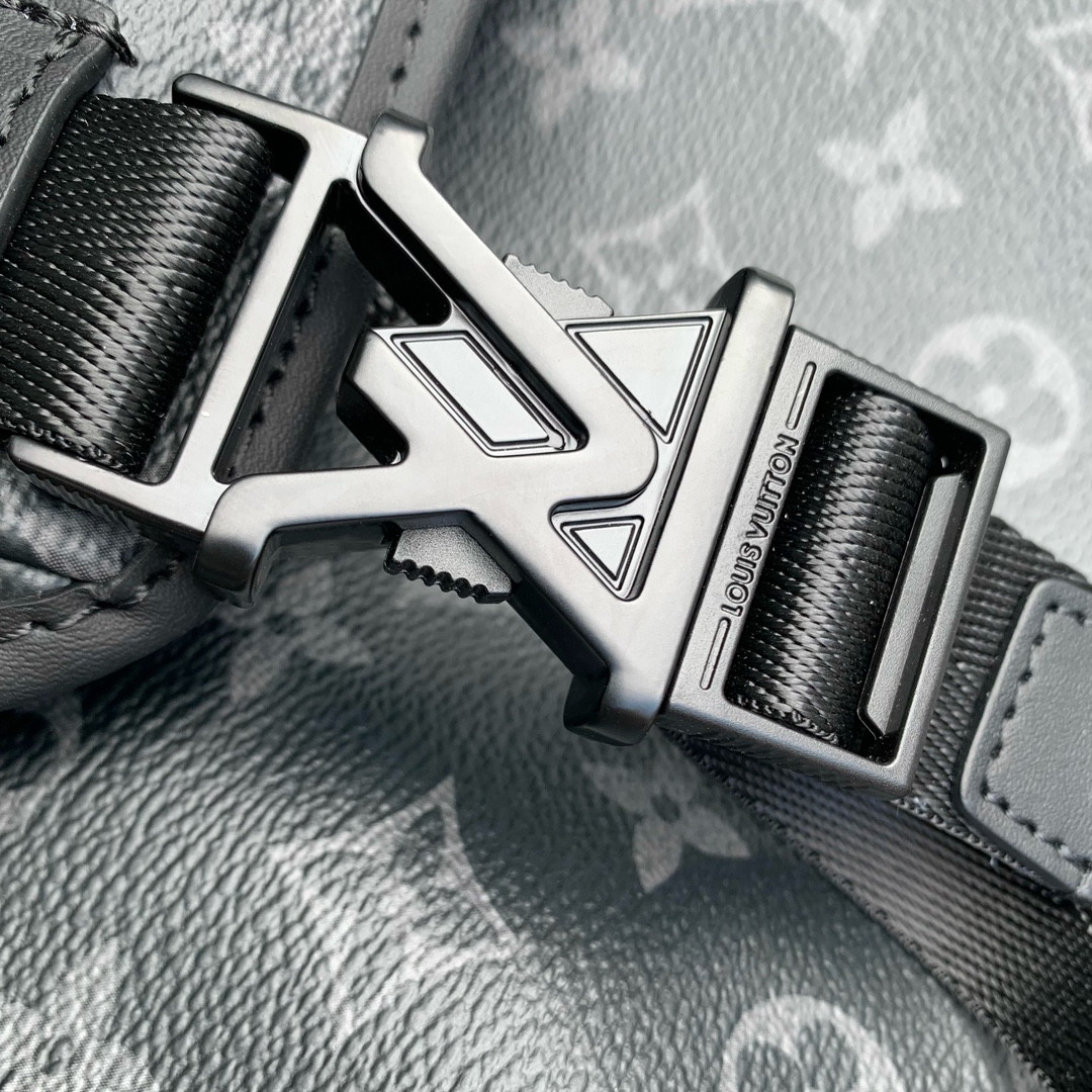 LV Messenger Voyager PM M12517 22.5 x 11 x 33 cm