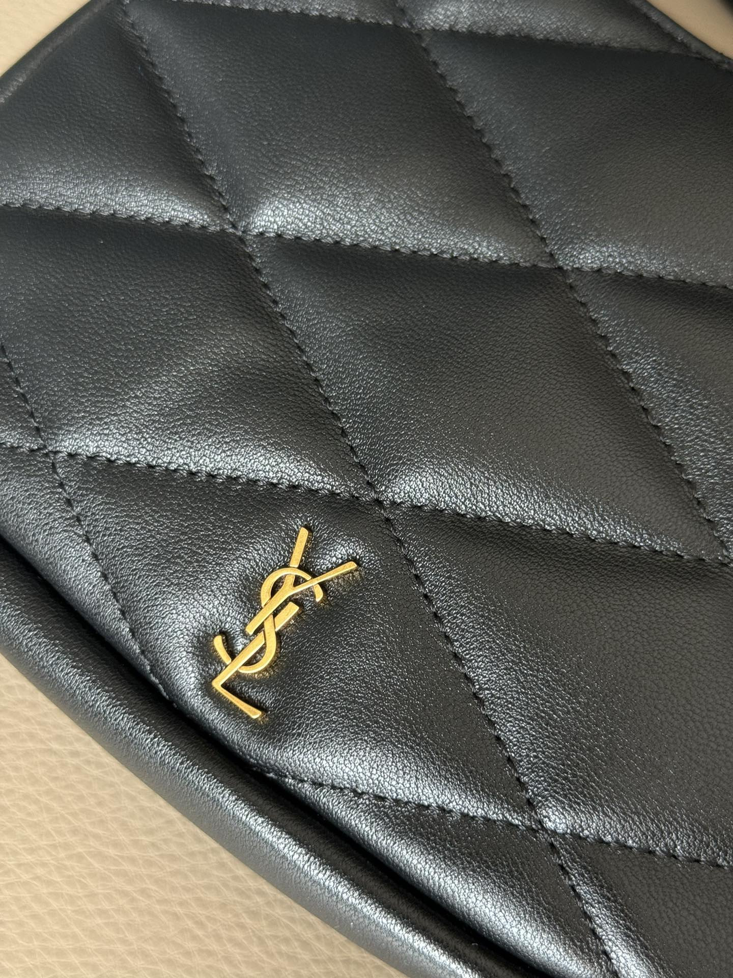 Y*L sade hobo in lambskin 19 x 21 x 4 cm