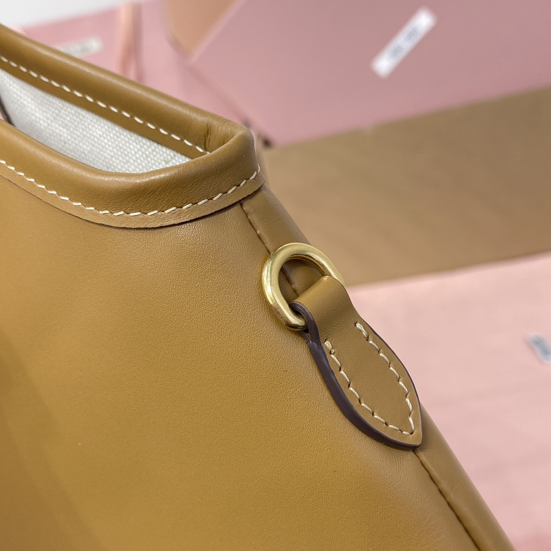 Miu Miu IVY leather bag 40x35cm