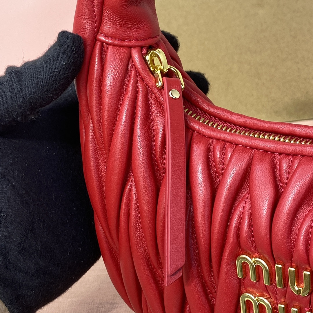 Miu Miu Wander matelassé nappa leather hobo bag 17x20x6cm