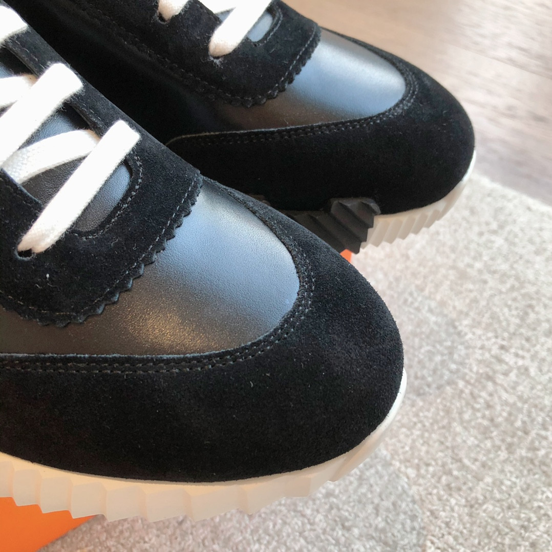 UA Hermès Bouncing Sneaker