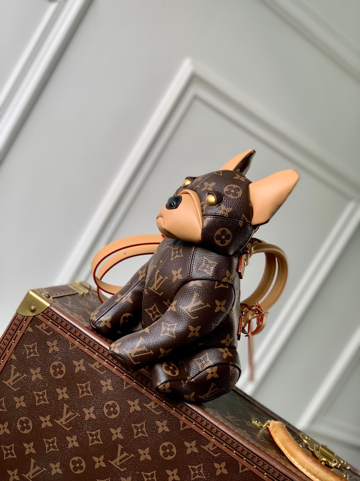 LV Pooch Bag M12617 18 x 28 x 19 cm