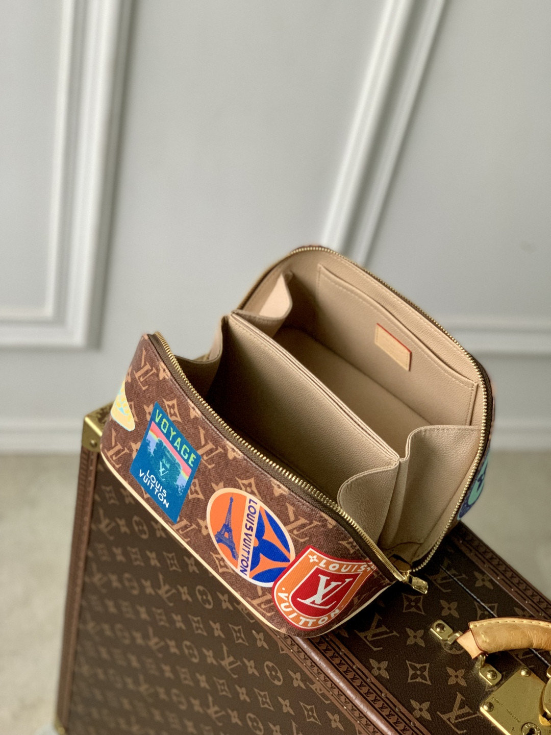 LV Toiletry Bag 2 compartments M14744 24x13x13cm