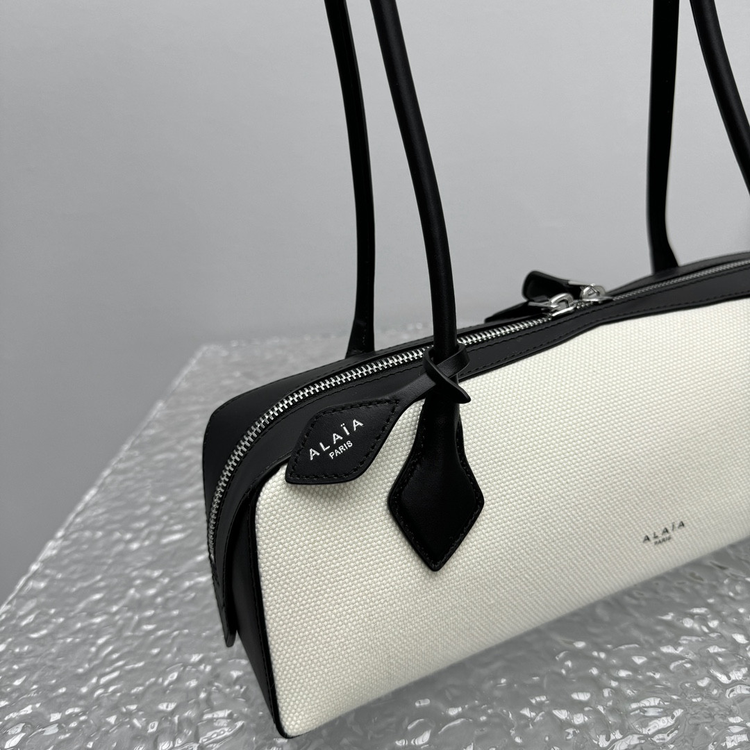 ALAÏA LE TECKEL SMALL BAG 27x9x8cm