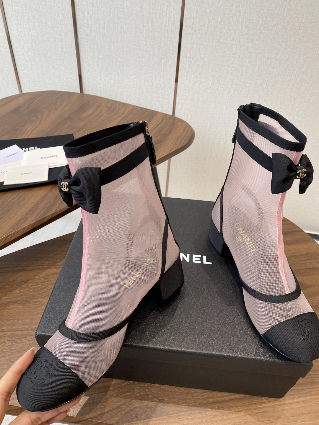 ua Ch*el short boots 5cm heel